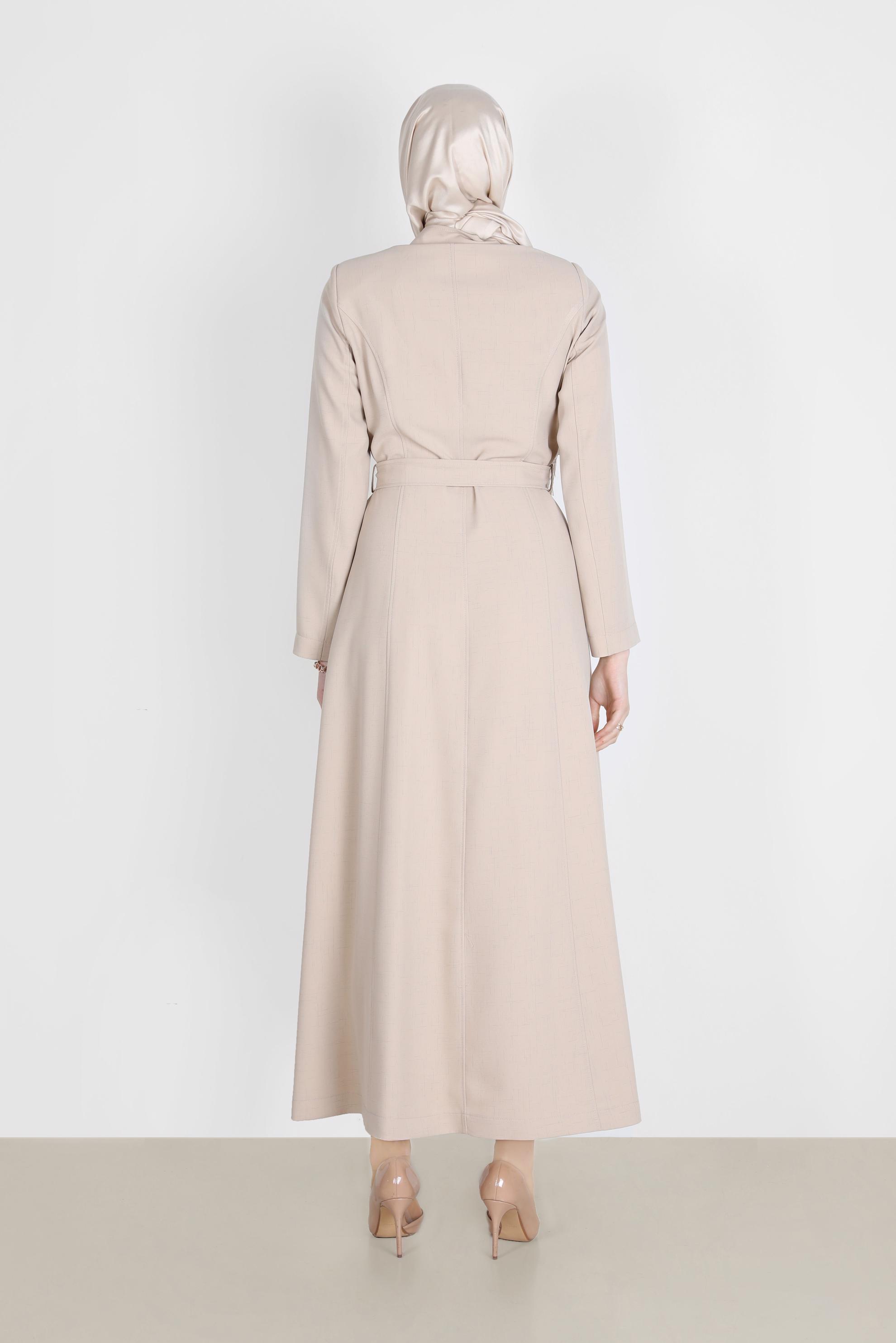 Tesettür giyim BEJ KUŞAKLI DÜĞMELİ PARDESÜ 10578 