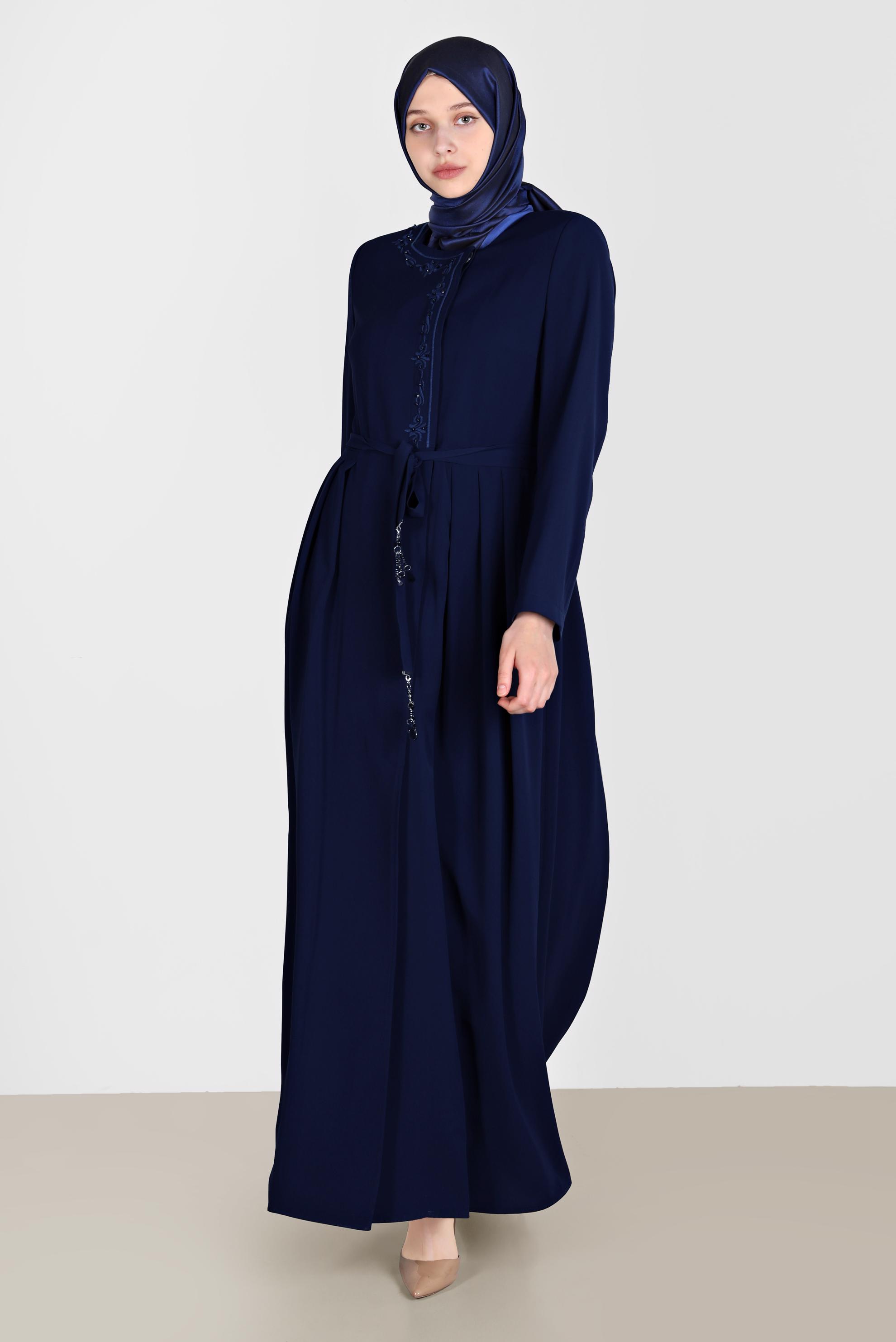Tesettür giyim LACİVERT NAKIŞLI KUŞAKLI PARDESÜ 10580	