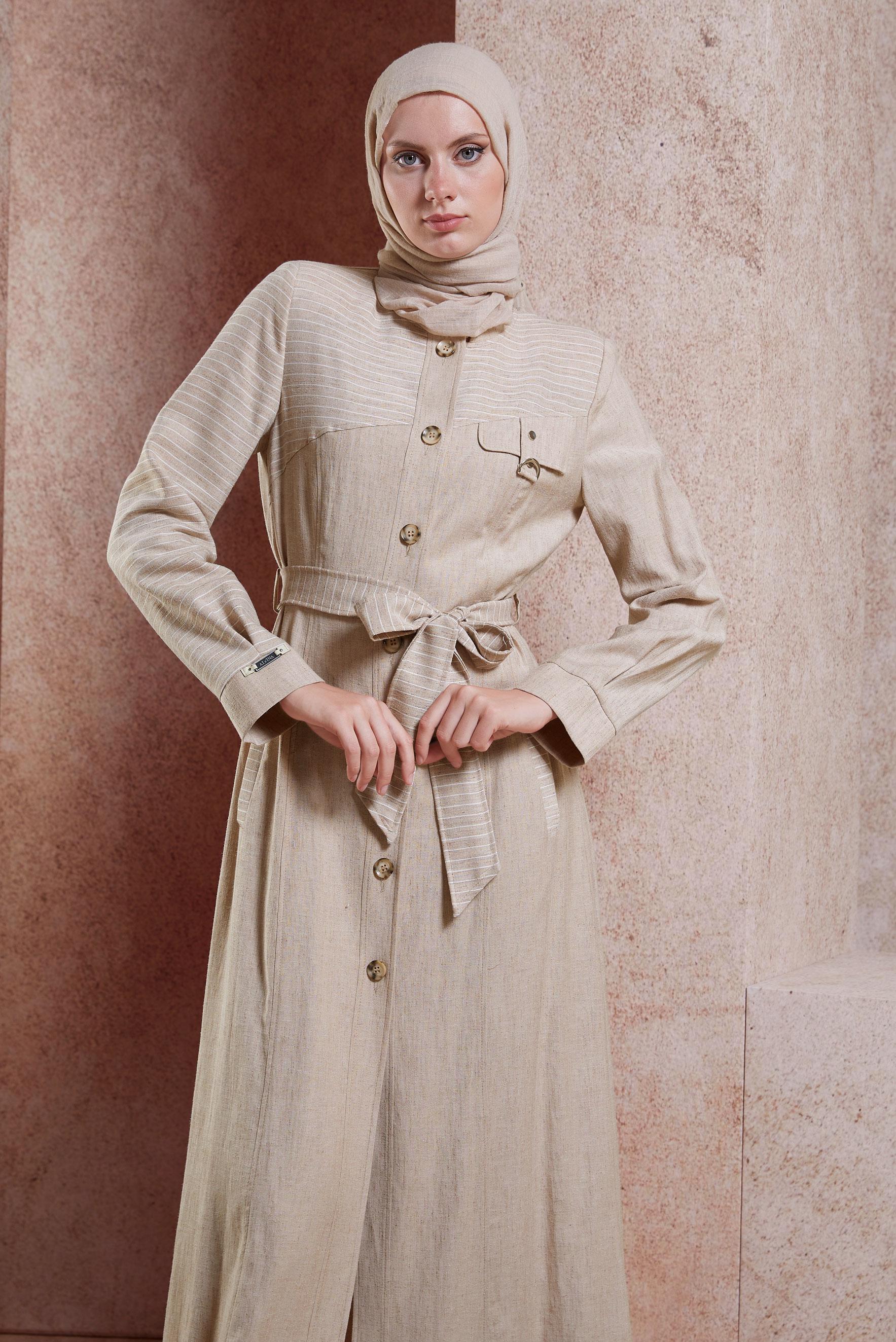 Tesettür giyim VİZON ÇİZGİLİ DÜĞMELİ KUŞAKLI PARDESÜ 10589