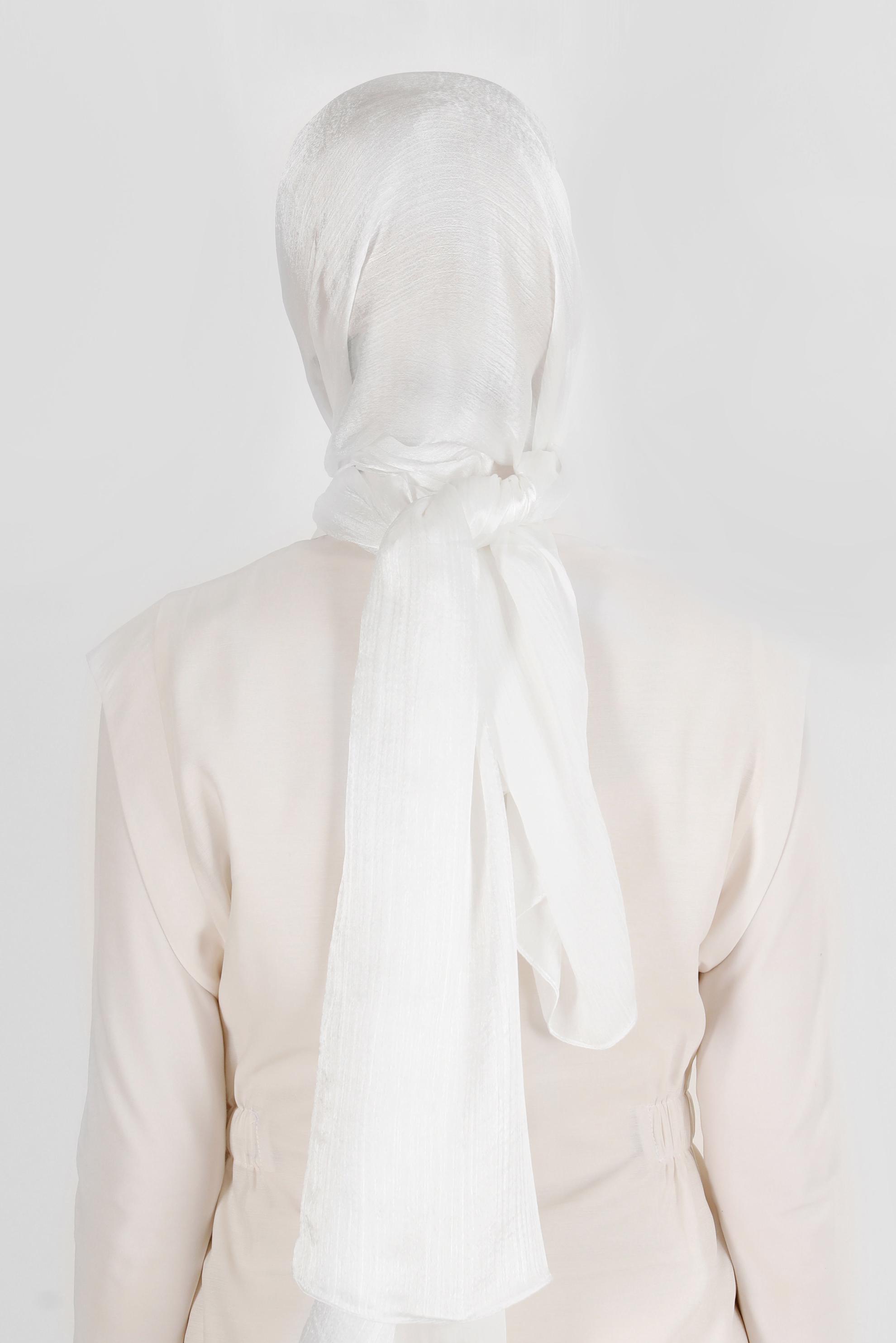 Tesettür giyim EKRU ALVİNA JANJANLI ŞAL 8139	