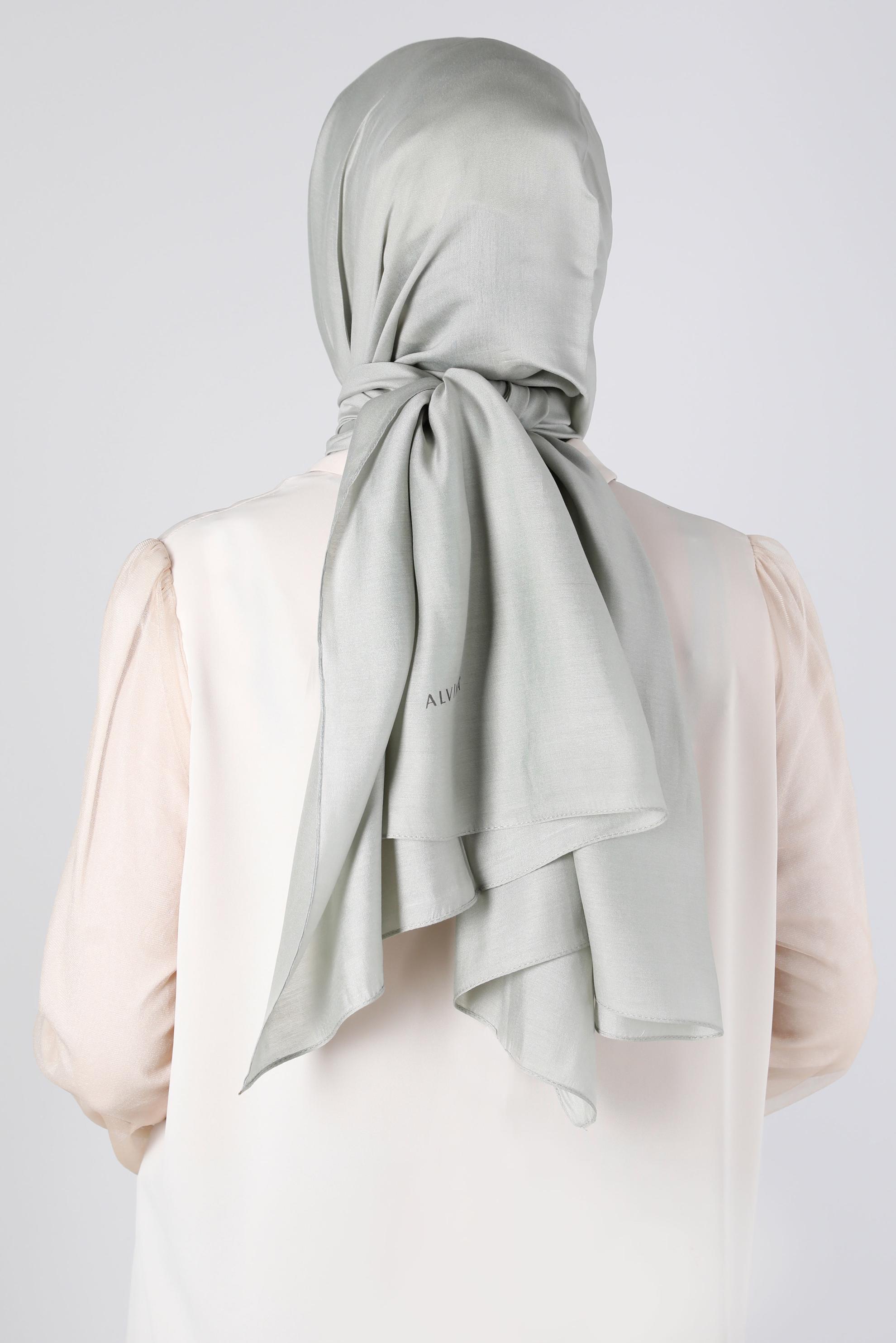 Tesettür giyim GRİ ALVİNA İNCE İPEKSİ ŞAL 8141