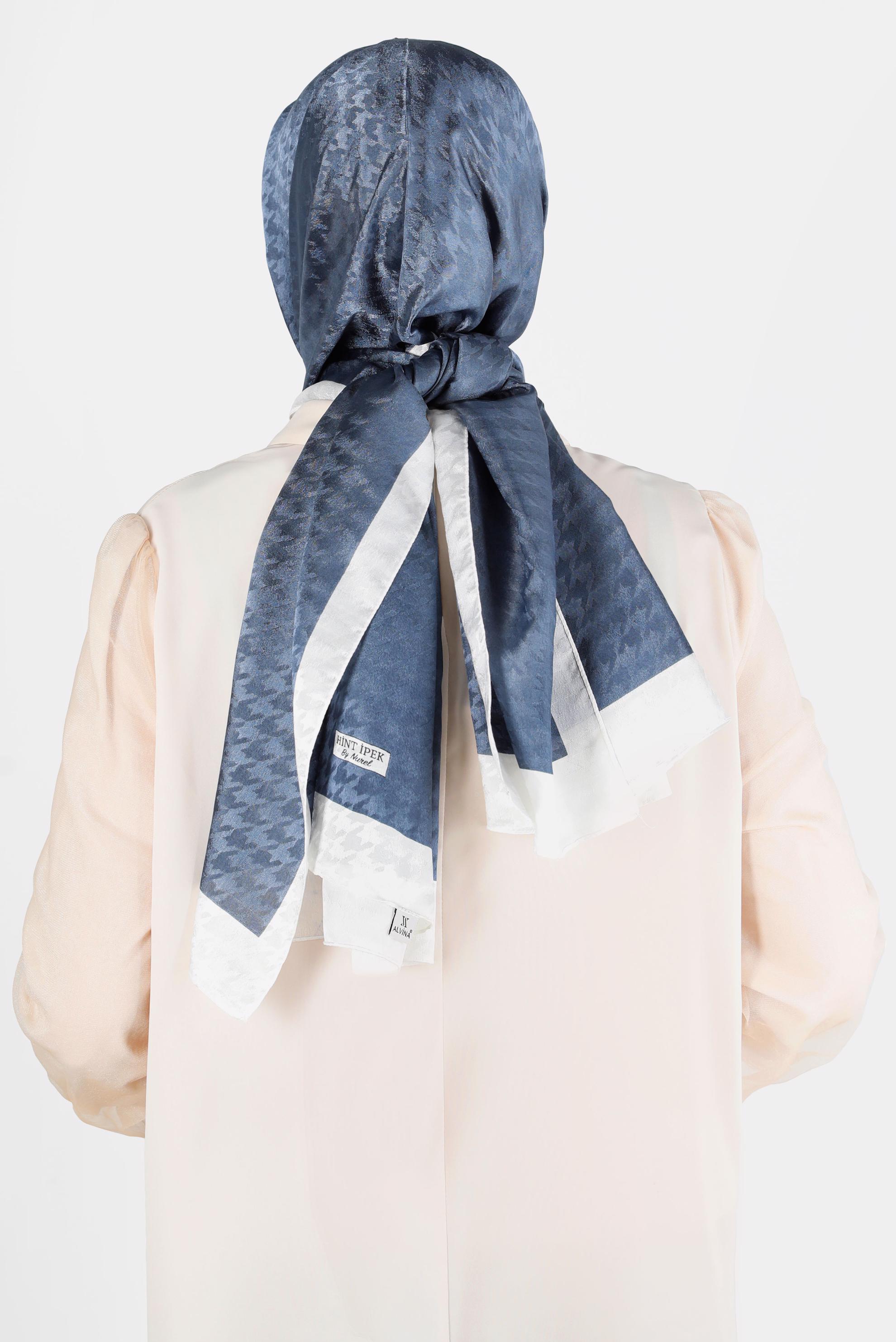 Tesettür giyim MAVİ ALVINA KAZAYAĞI DESENLİ ŞAL 8143