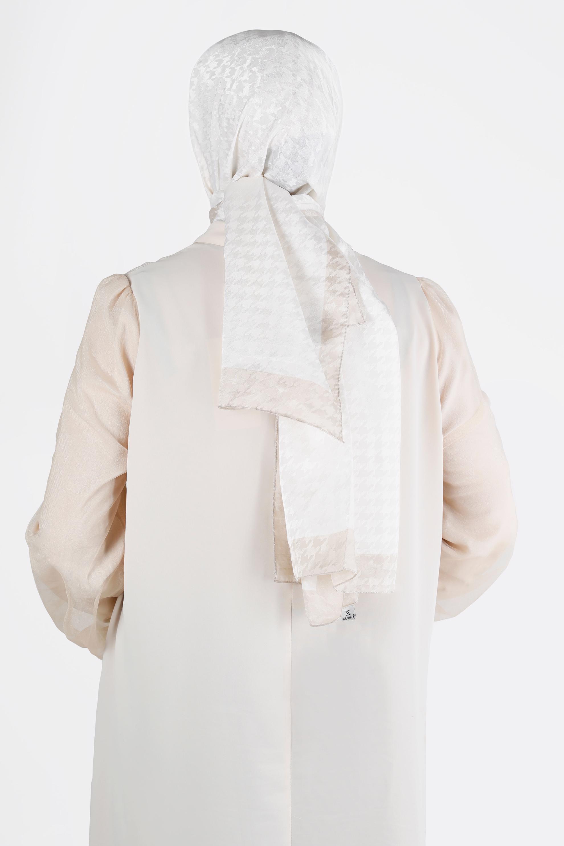 Tesettür giyim BEJ ALVINA KAZAYAĞI DESENLİ ŞAL 8143