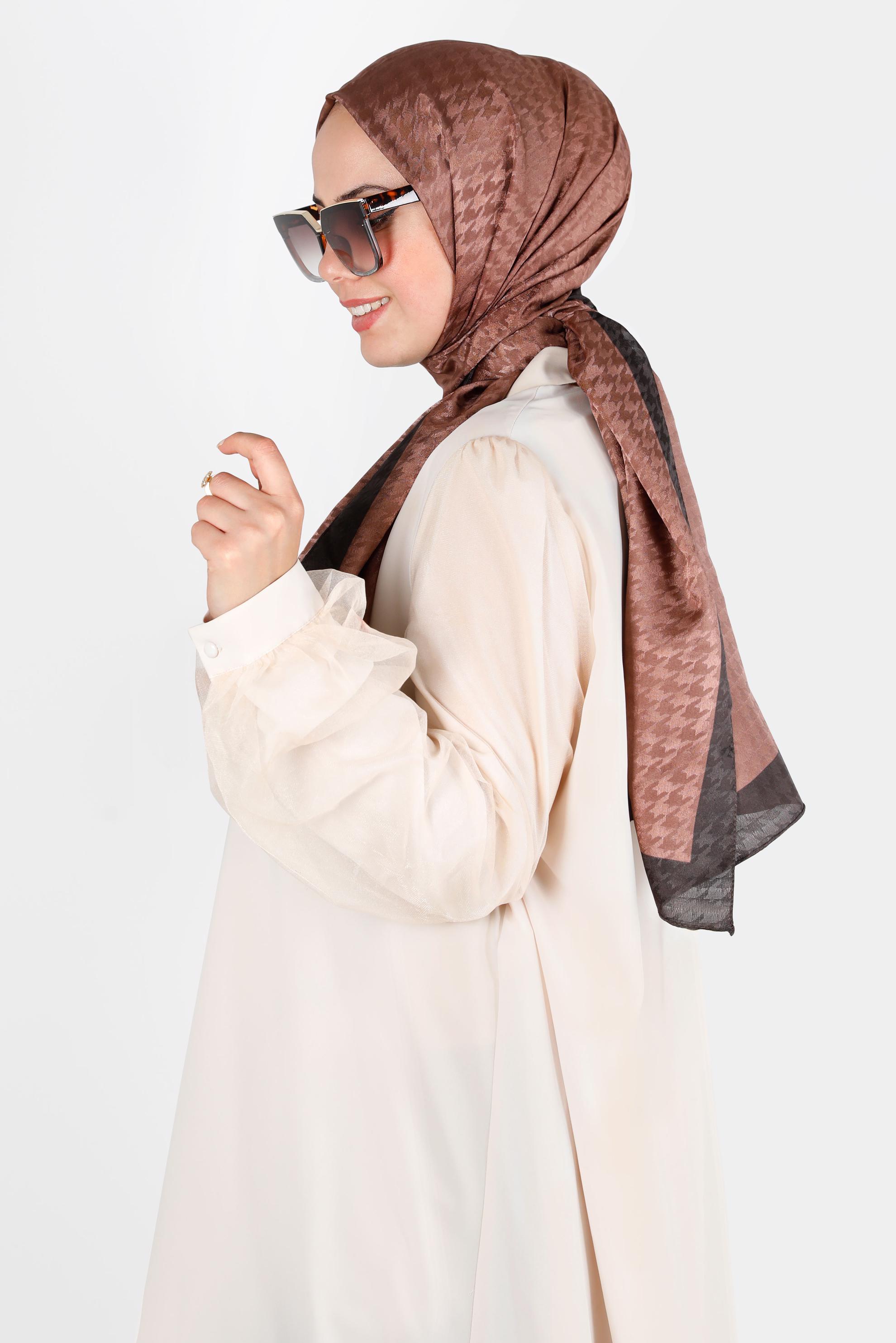 Tesettür giyim TABA ALVINA KAZAYAĞI DESENLİ ŞAL 8143
