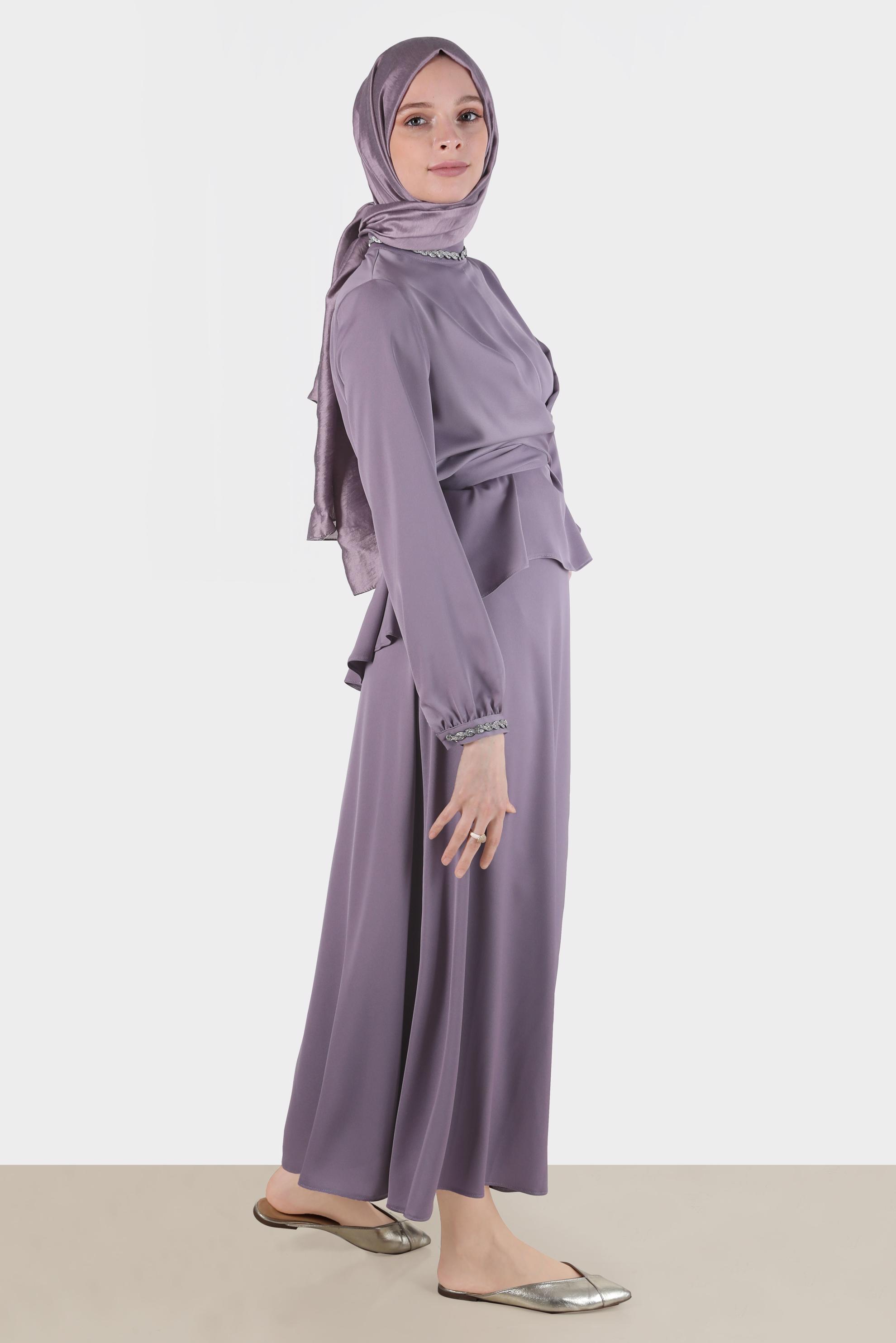 Tesettür giyim MOR ÇAPRAZ BAĞLAMALI SATEN İKİLİ ETEKLİ TAKIM 30280 