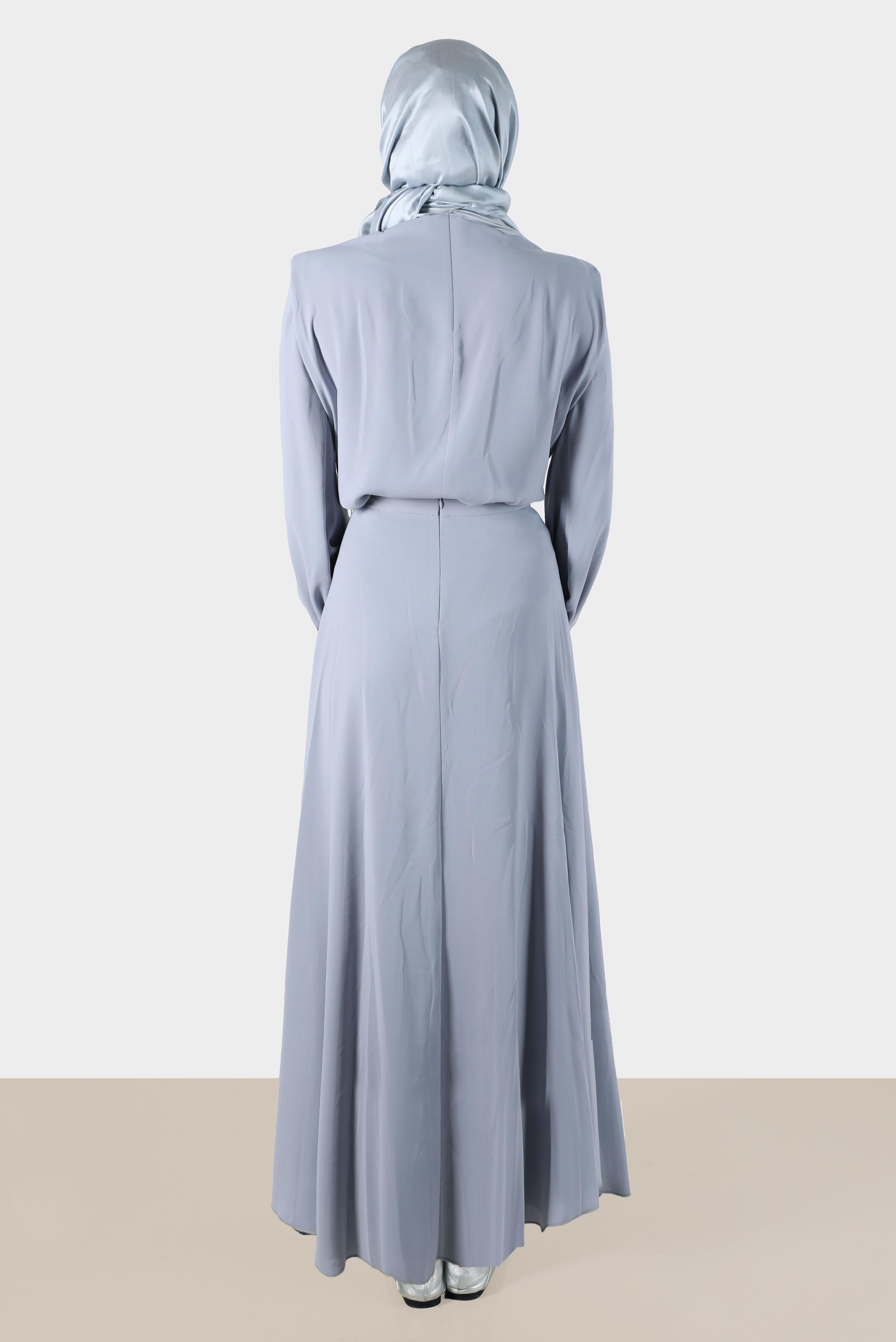 Tesettür giyim GRİ VATKALI BAĞLAMA DETAYLI İKİLİ ETEKLİ TAKIM 42519 