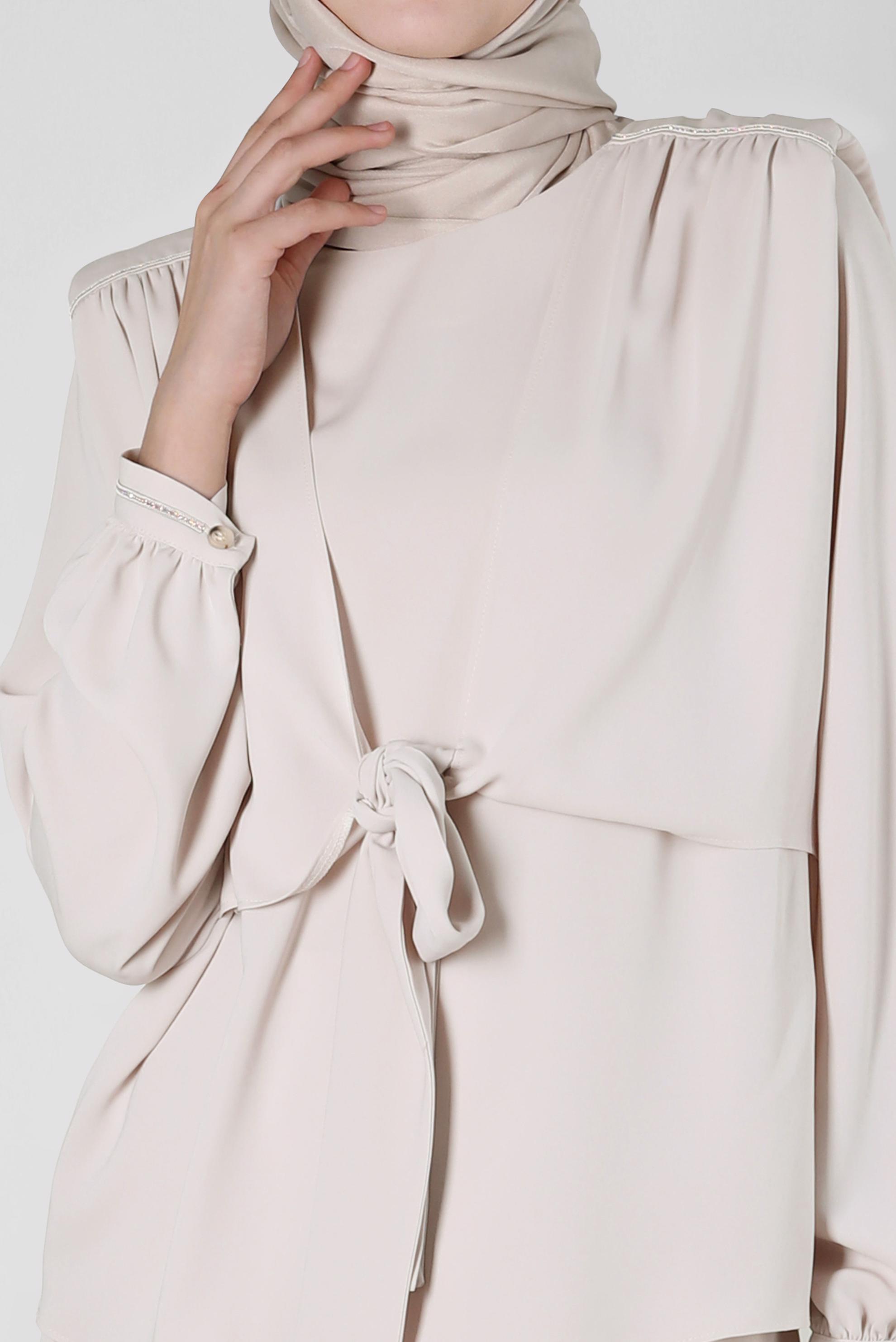 Tesettür giyim BEJ VATKALI BAĞLAMA DETAYLI İKİLİ ETEKLİ TAKIM 42519 