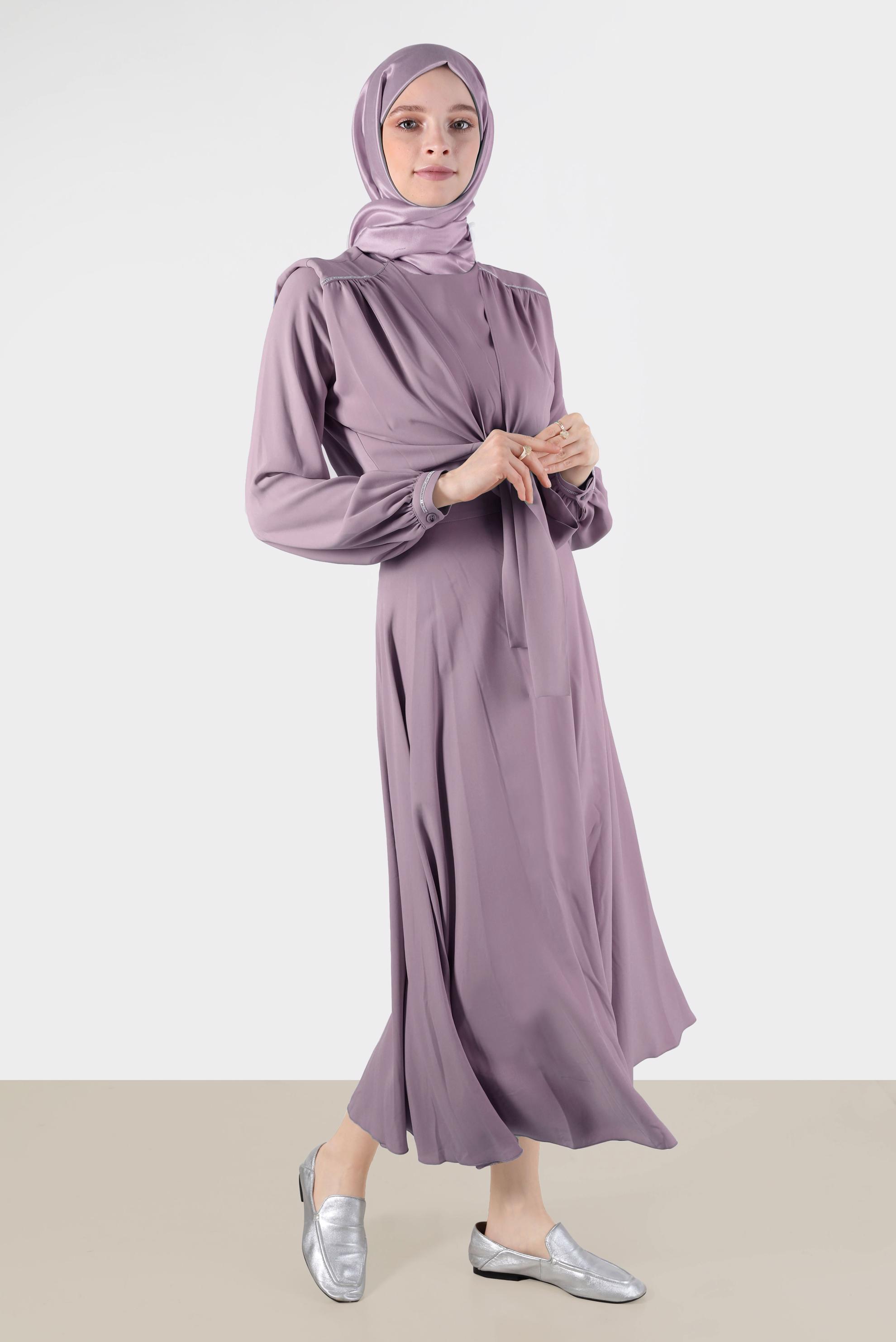Tesettür giyim MOR VATKALI BAĞLAMA DETAYLI İKİLİ ETEKLİ TAKIM 42519 
