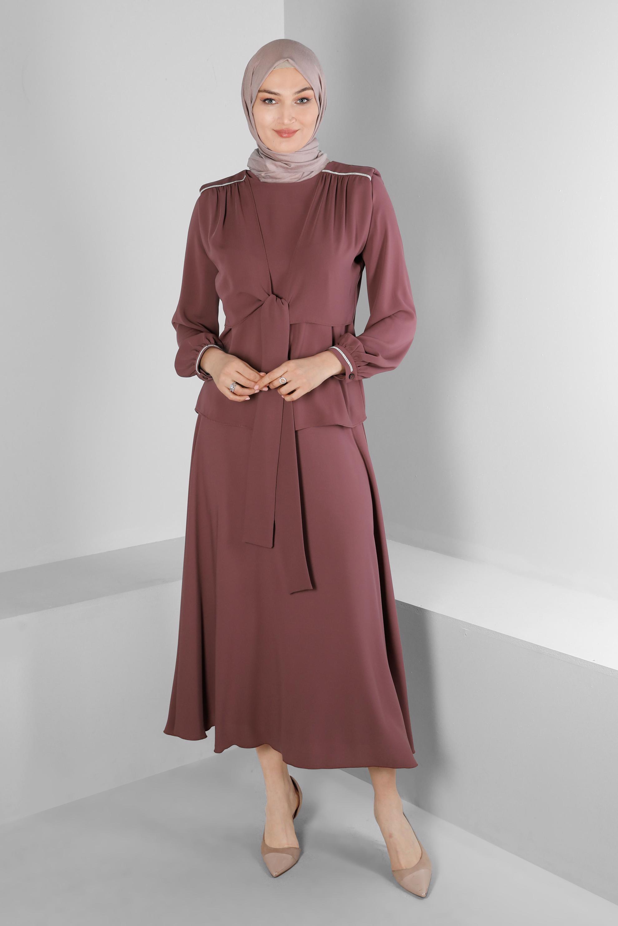Tesettür giyim PEMBE VATKALI BAĞLAMA DETAYLI İKİLİ ETEKLİ TAKIM 42519 