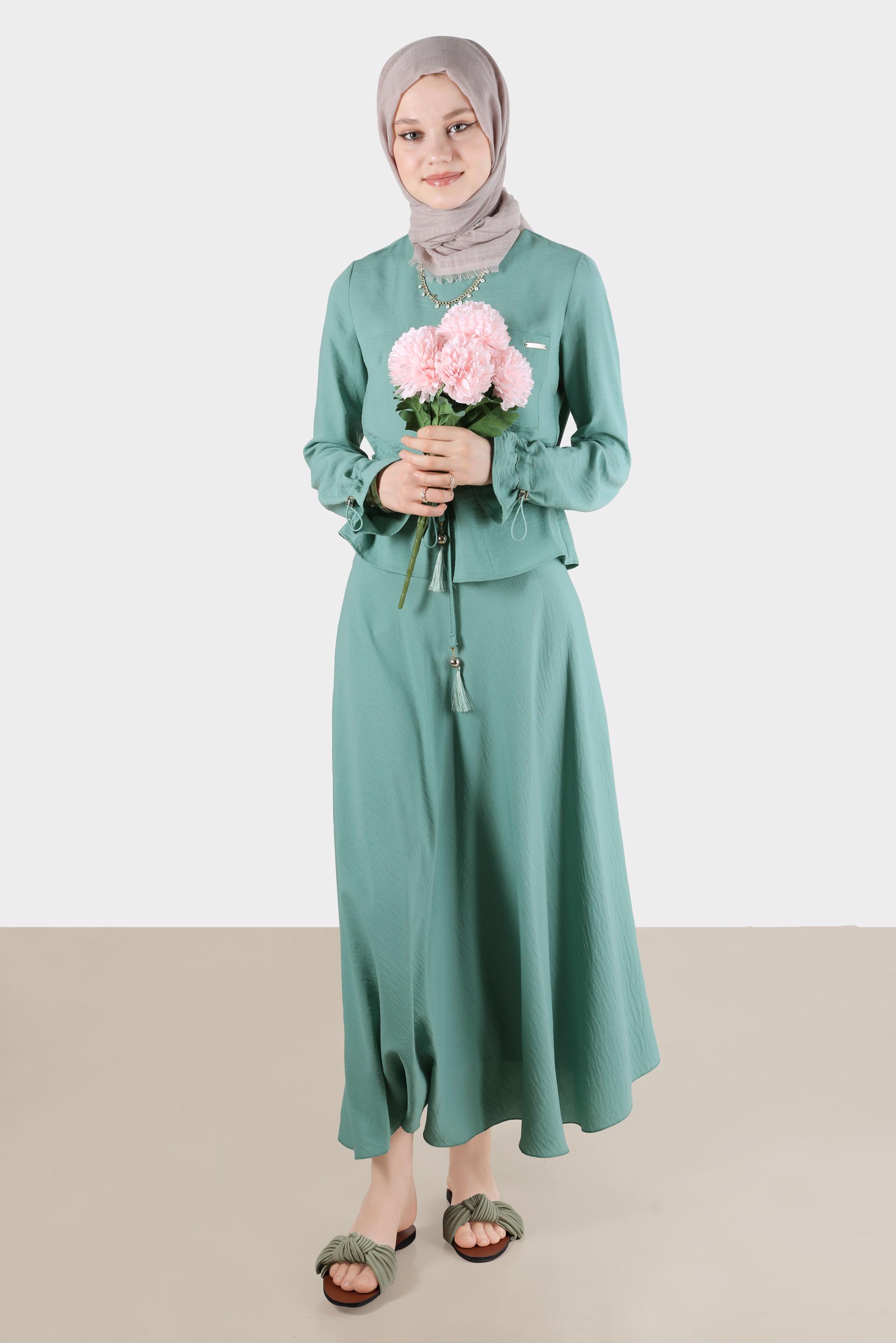 Tesettür giyim MAVİ BELİ VE MANŞETLERİ BÜZGÜLÜ İKİLİ ETEKLİ TAKIM 42589 