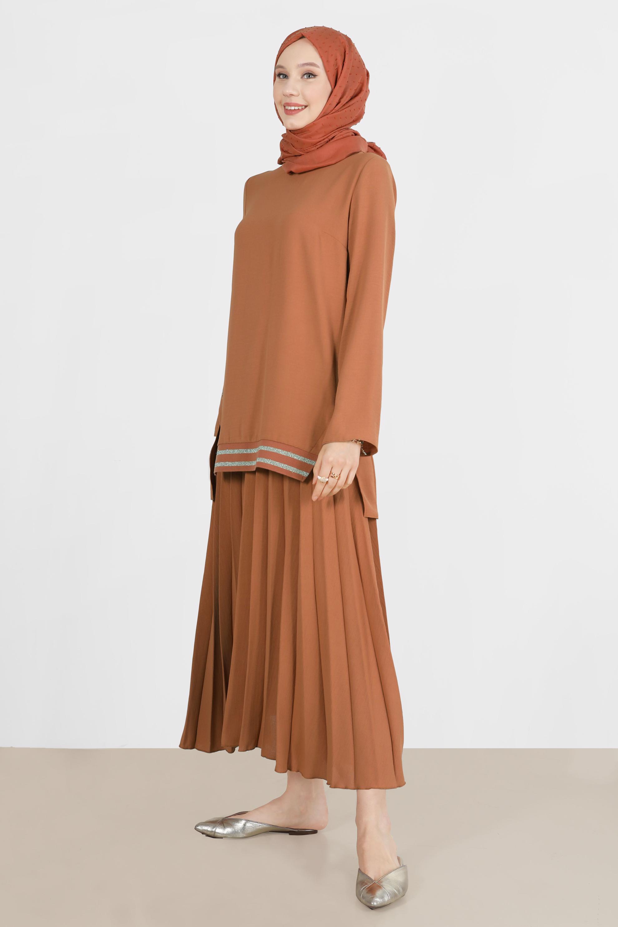 Tesettür giyim TABA SİMLİ RİBANALI DÜĞMELİ İKİLİ ETEKLİ TAKIM 42607