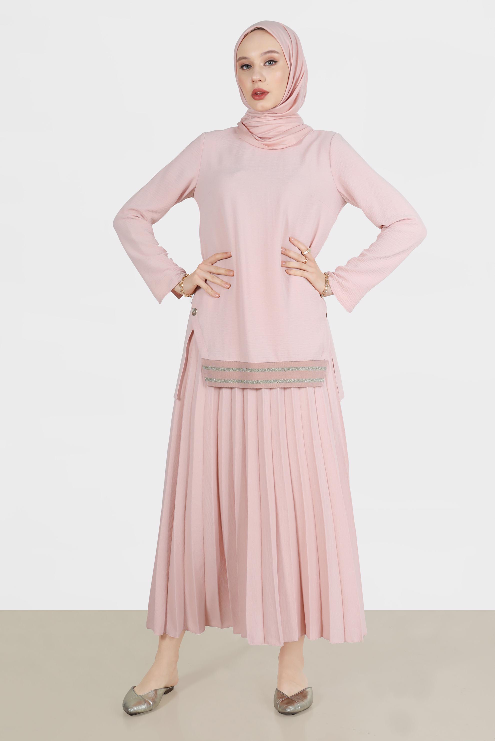 Tesettür giyim PUDRA SİMLİ RİBANALI DÜĞMELİ İKİLİ ETEKLİ TAKIM 42607