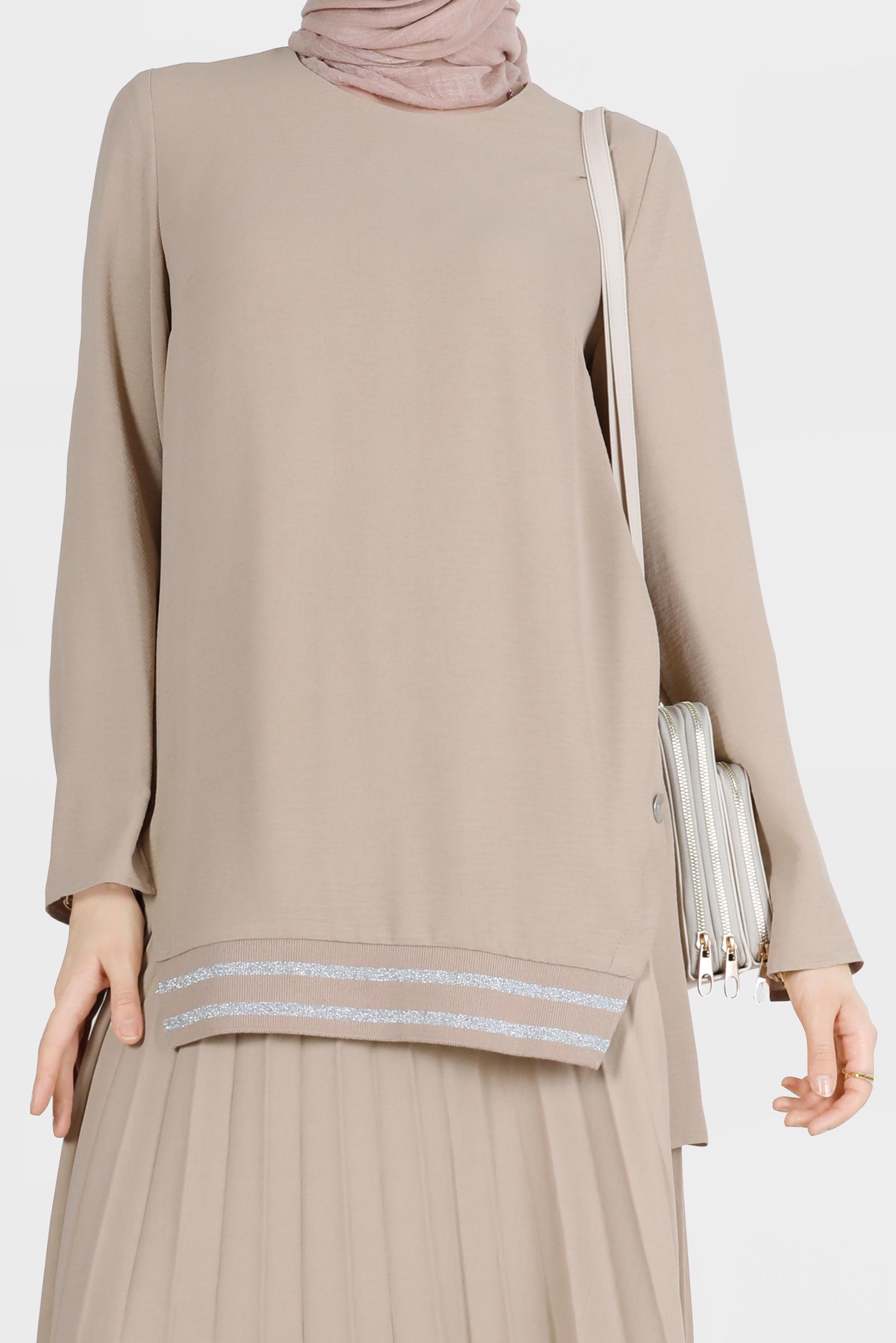 Tesettür giyim KUM SİMLİ RİBANALI DÜĞMELİ İKİLİ ETEKLİ TAKIM 42607