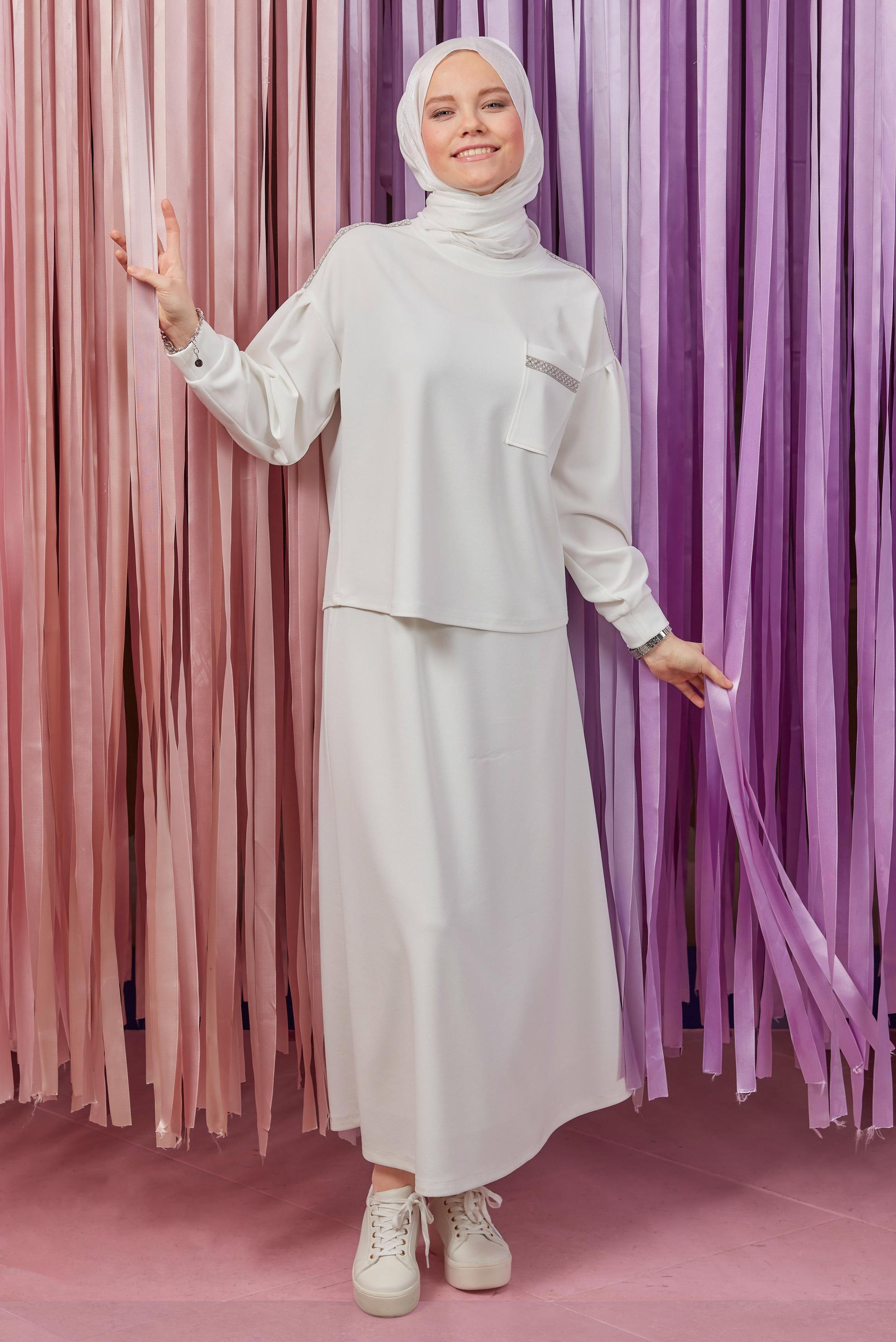 Tesettür giyim BEYAZ TAŞLI CEP DETAYLI İKİLİ ETEKLİ TAKIM 42658 