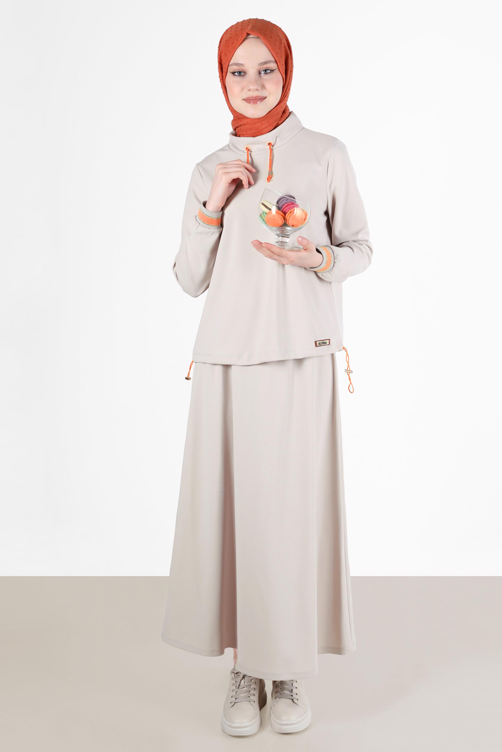 Tesettür giyim BEJ DİK YAKA BAĞCIKLI İKİLİ ETEKLİ TAKIM 42659 