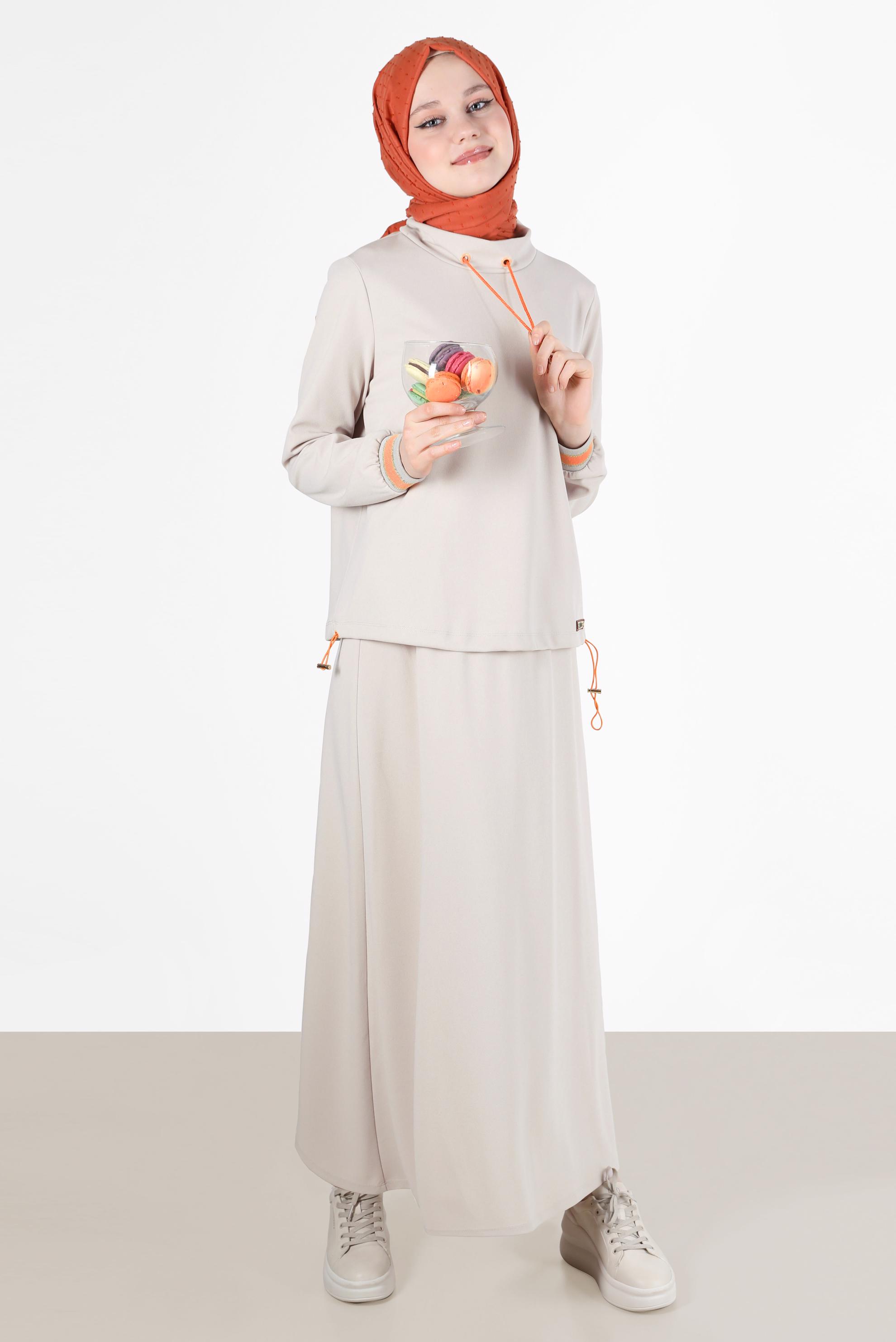 Tesettür giyim BEJ DİK YAKA BAĞCIKLI İKİLİ ETEKLİ TAKIM 42659 