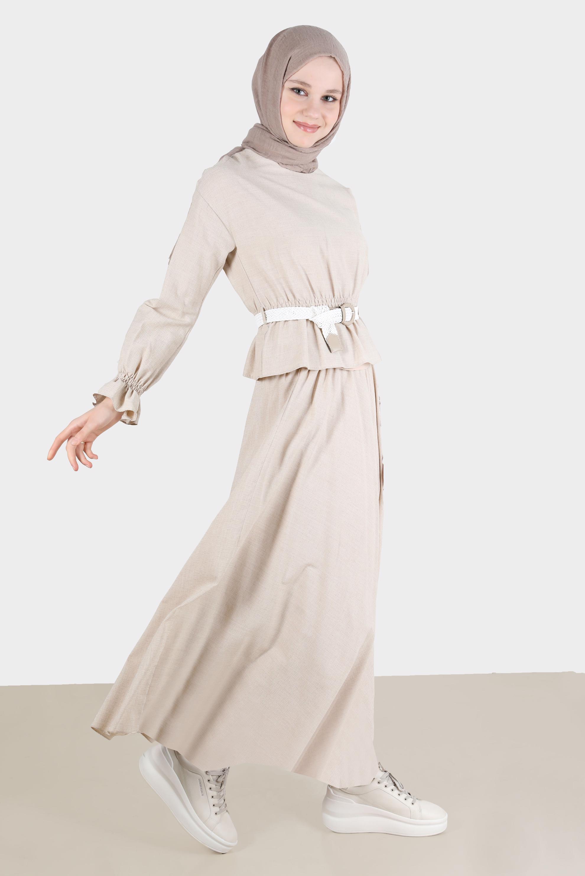 Tesettür giyim BEJ BELİ VE MANŞETLERİ LASTİKLİ İKİLİ ETEKLİ TAKIM 42668 