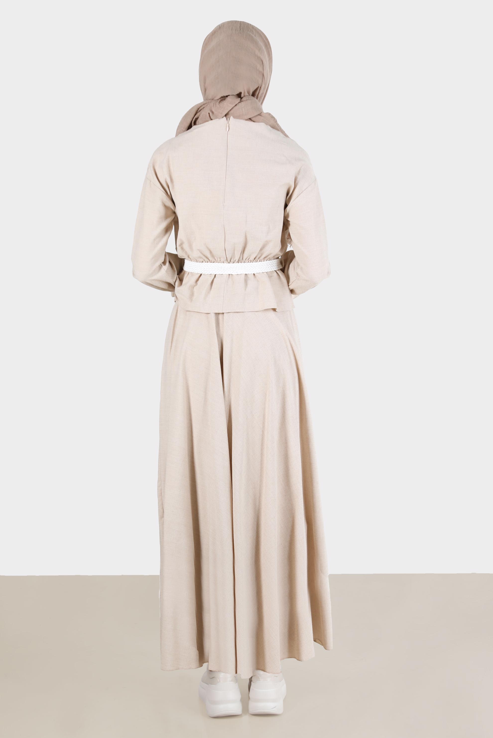 Tesettür giyim BEJ BELİ VE MANŞETLERİ LASTİKLİ İKİLİ ETEKLİ TAKIM 42668 