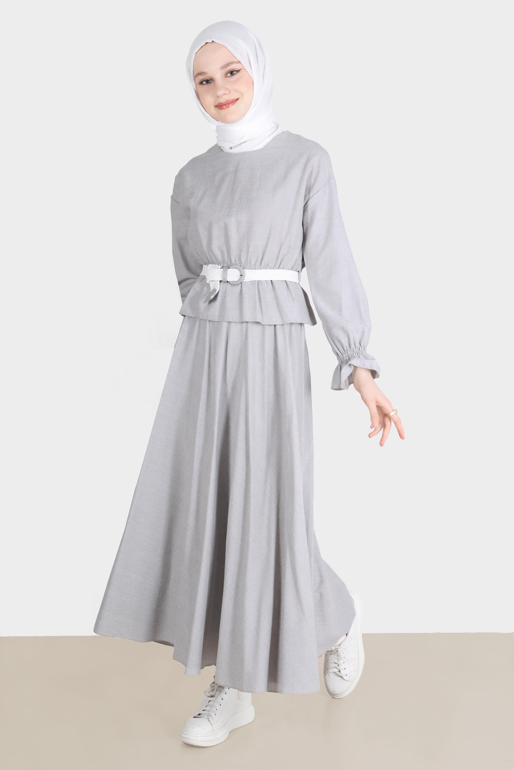 Tesettür giyim GRİ BELİ VE MANŞETLERİ LASTİKLİ İKİLİ ETEKLİ TAKIM 42668 