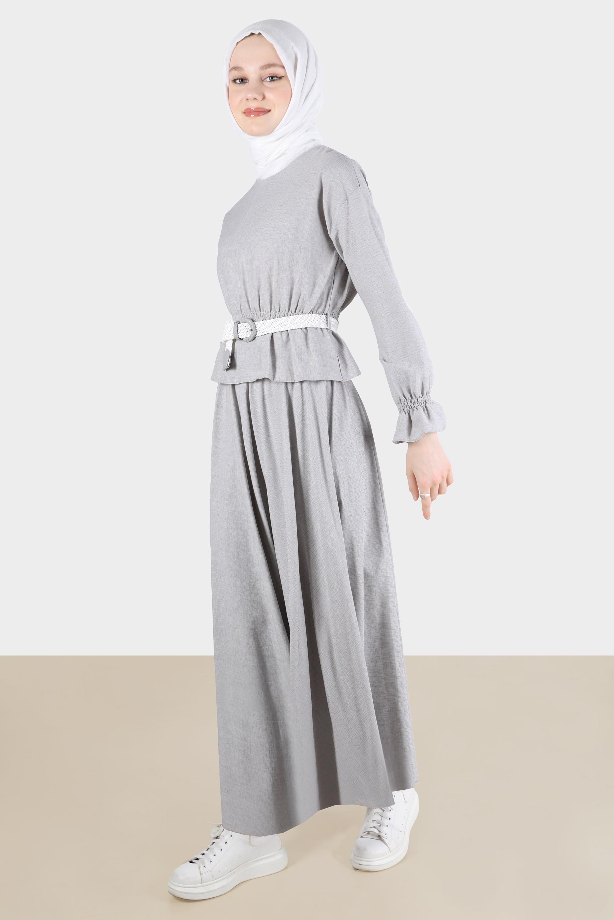 Tesettür giyim GRİ BELİ VE MANŞETLERİ LASTİKLİ İKİLİ ETEKLİ TAKIM 42668 