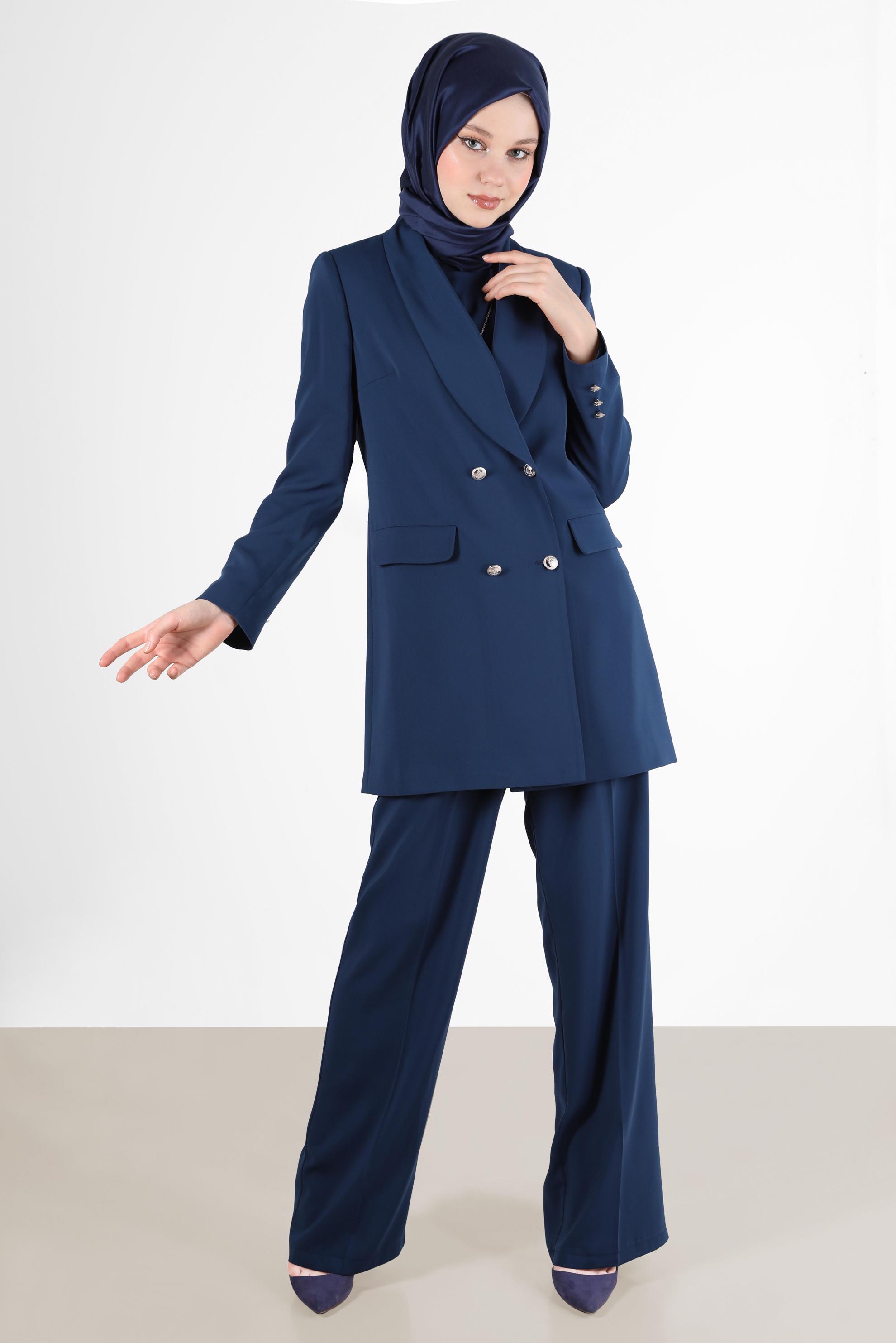 Tesettür giyim LACİVERT KRUVAZE YAKA DÜĞME DETAYLI ÜÇLÜ PANT. TAKIM 30255 