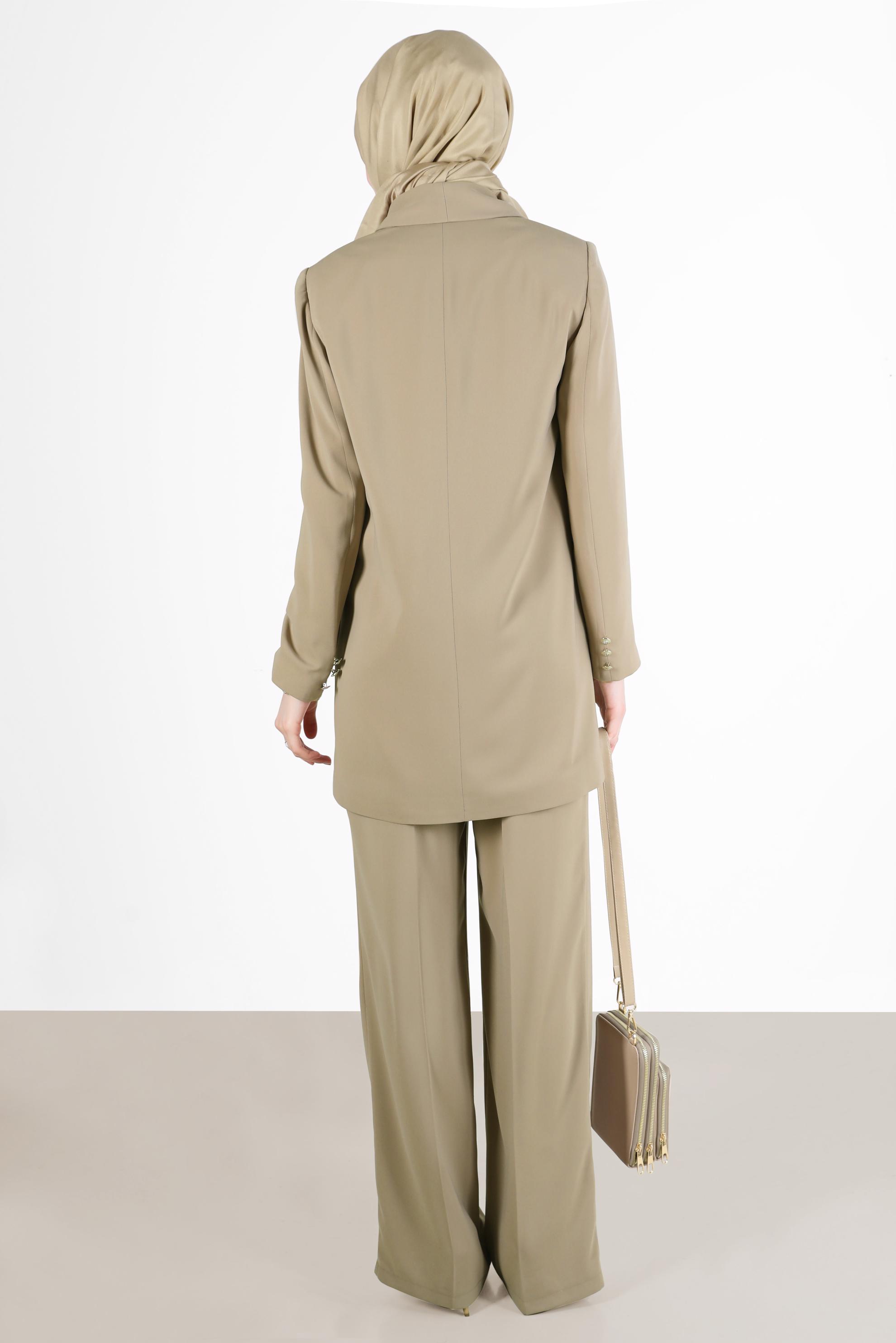 Tesettür giyim VİZON KRUVAZE YAKA DÜĞME DETAYLI ÜÇLÜ PANT. TAKIM 30255 