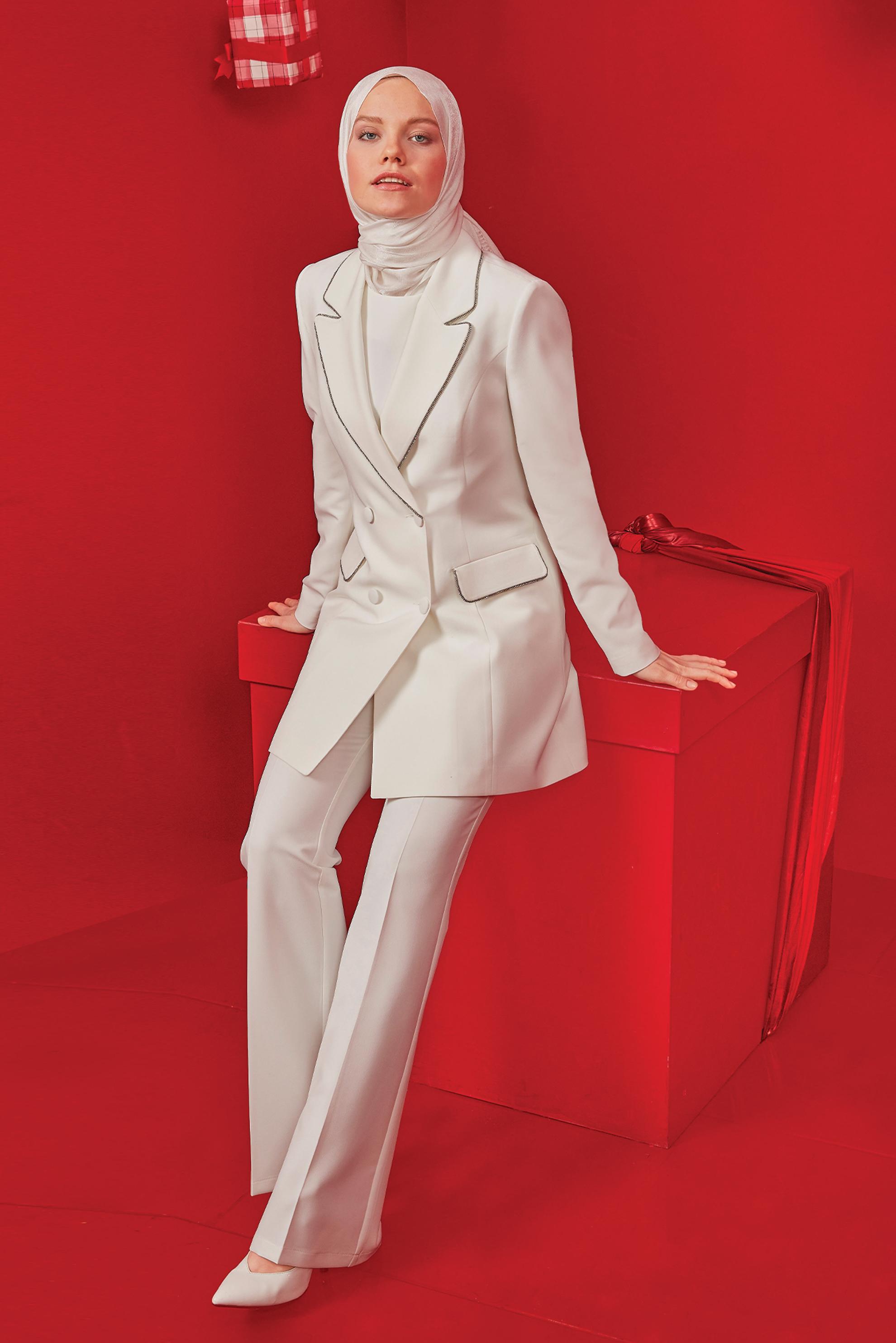 Tesettür giyim BEYAZ KRUVAZE YAKA KLASİK İKİLİ PANT. TAKIM 30257	