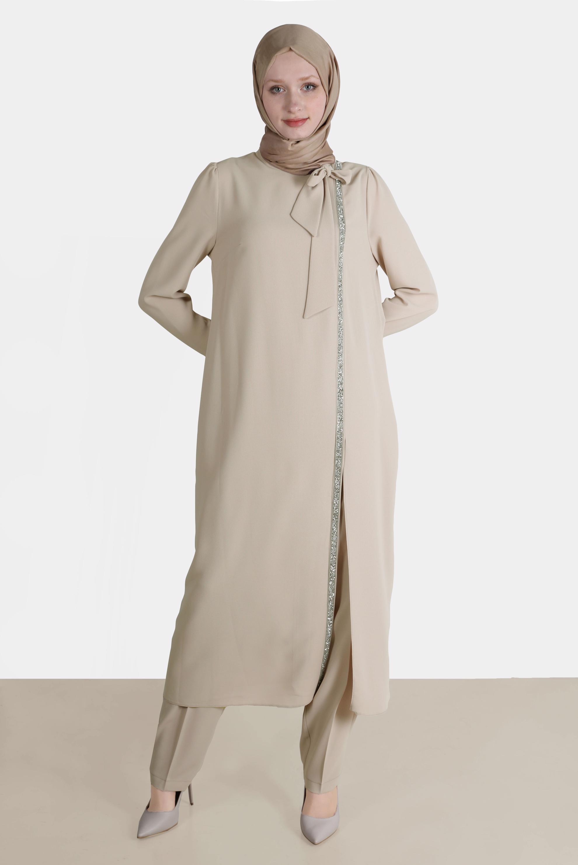 Tesettür giyim BEJ BAĞLAMA DETAYLI TAŞLI İKİLİ PANTOLONLU TAKIM 30266