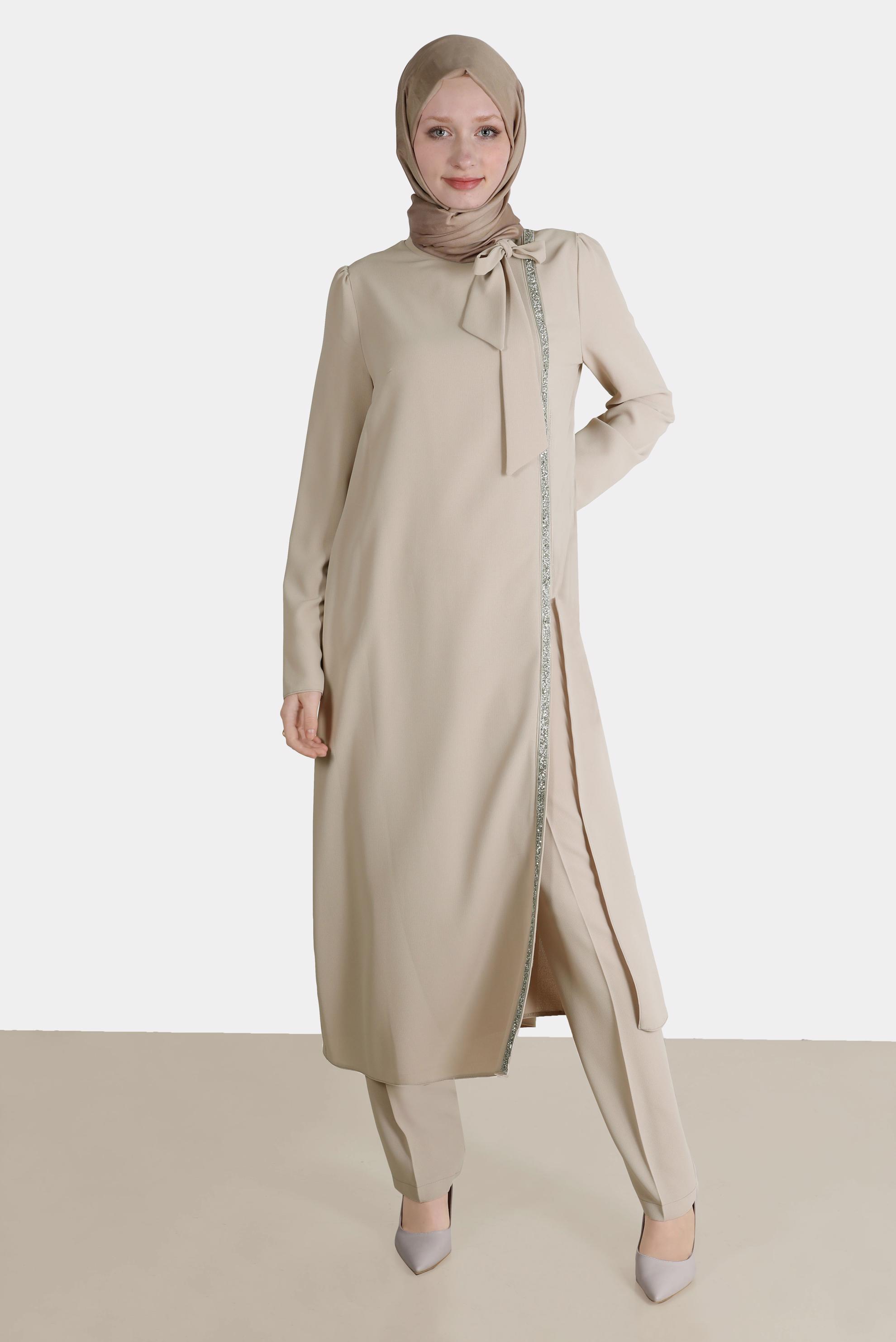 Tesettür giyim BEJ BAĞLAMA DETAYLI TAŞLI İKİLİ PANTOLONLU TAKIM 30266