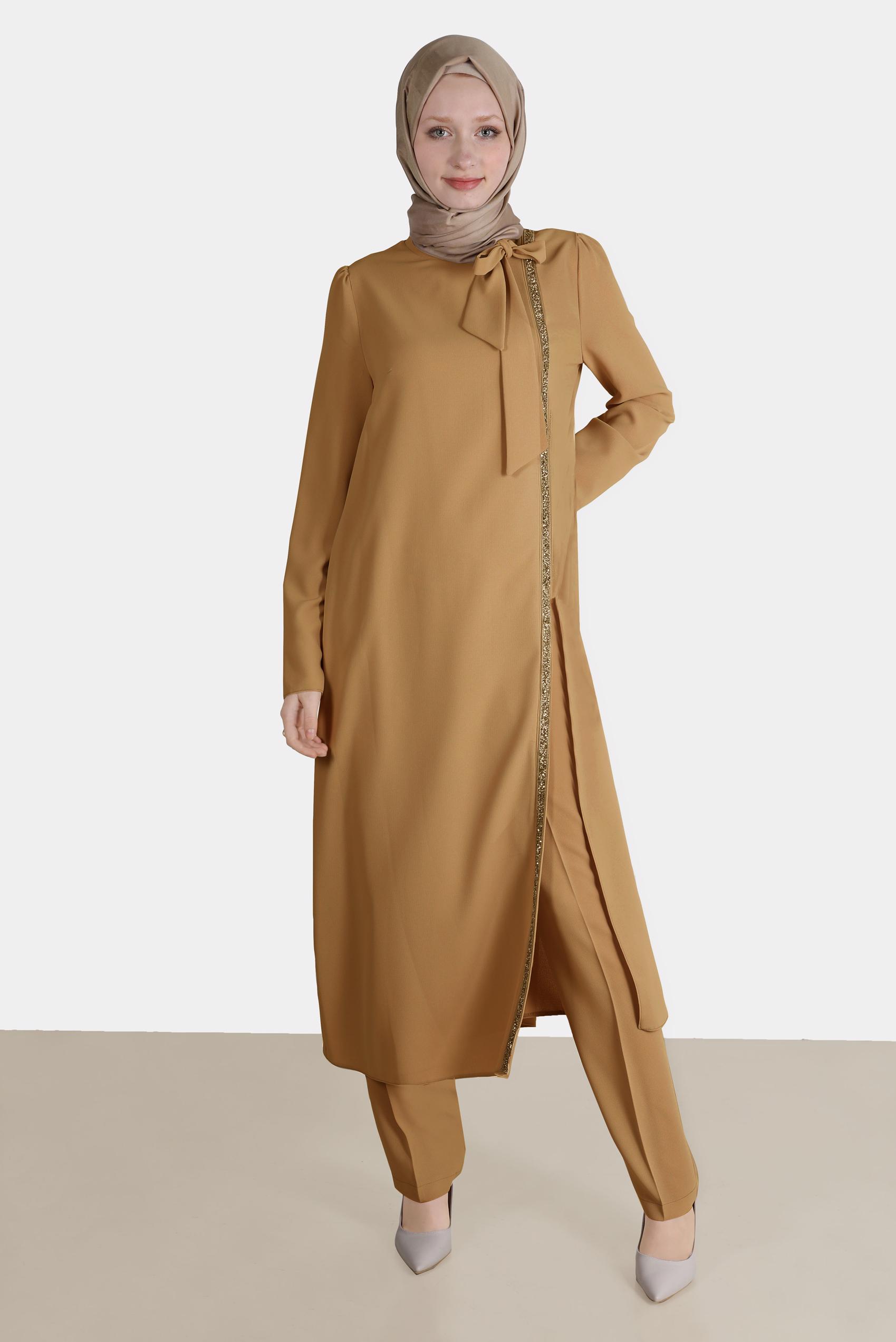 Tesettür giyim KAHVE BAĞLAMA DETAYLI TAŞLI İKİLİ PANTOLONLU TAKIM 30266