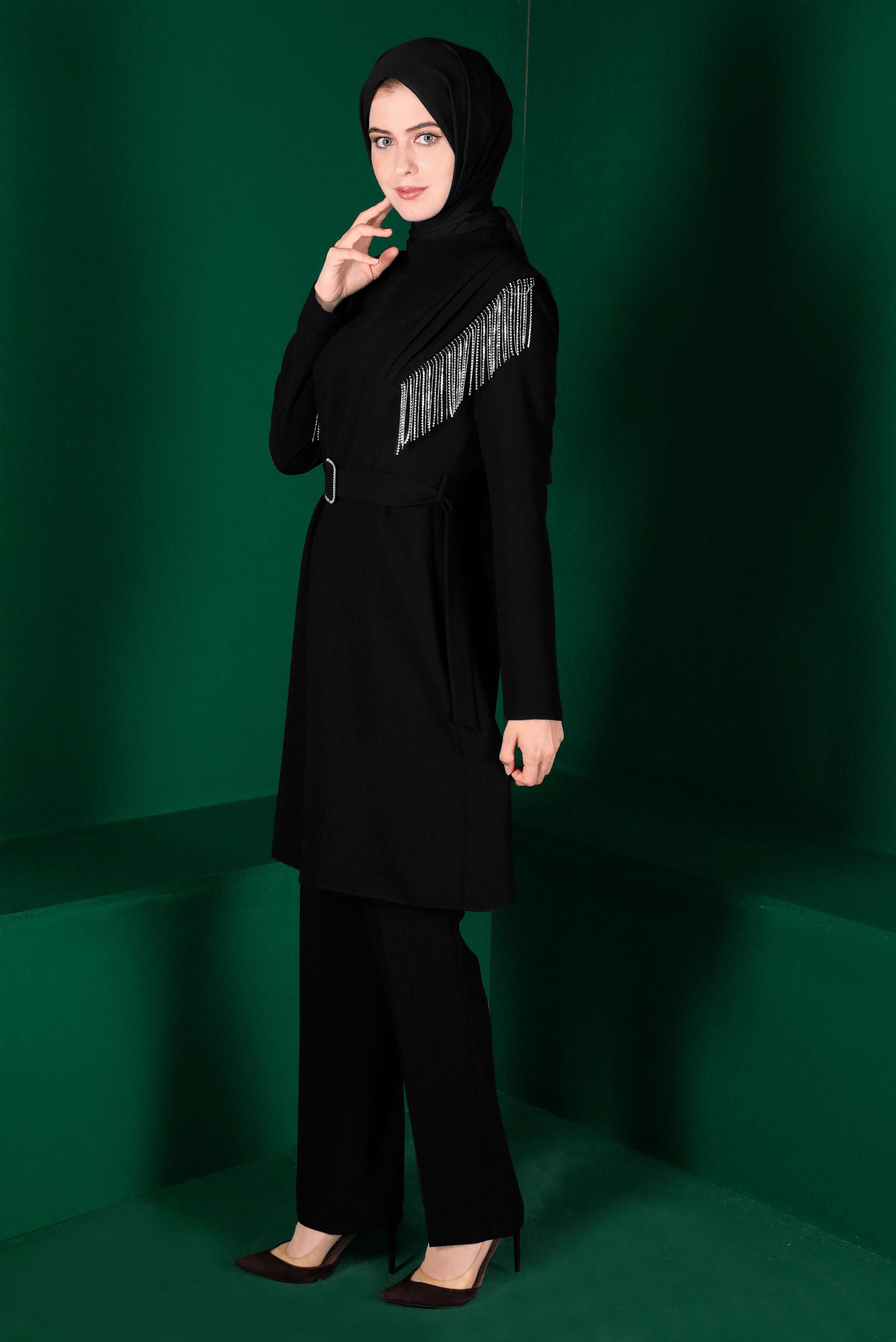 Tesettür giyim SİYAH TAŞLI PÜSKÜL DETAYLI KUŞAKLI İKİLİ PANT. TAKIM 30288 