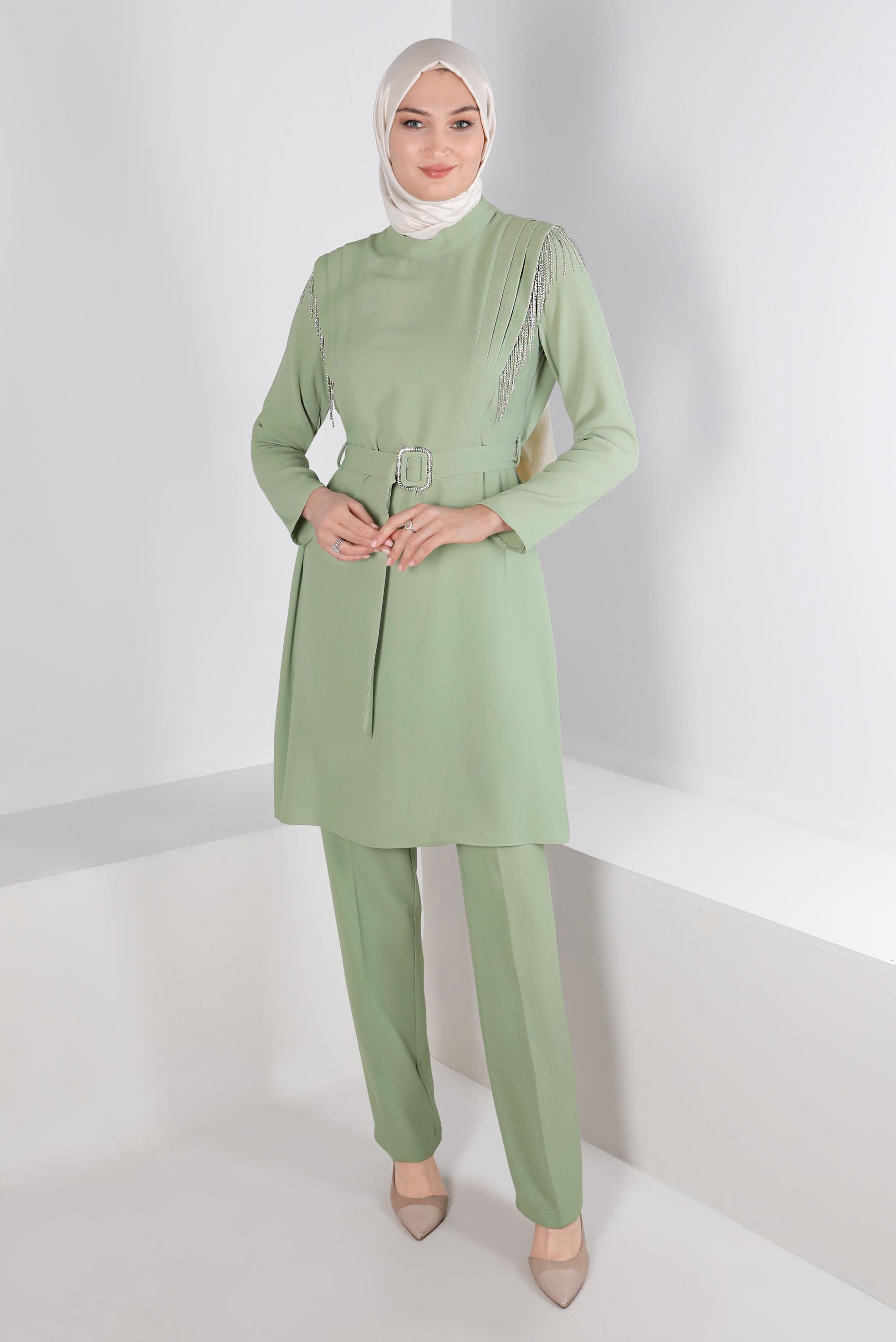 Tesettür giyim YEŞİL TAŞLI PÜSKÜL DETAYLI KUŞAKLI İKİLİ PANT. TAKIM 30288 