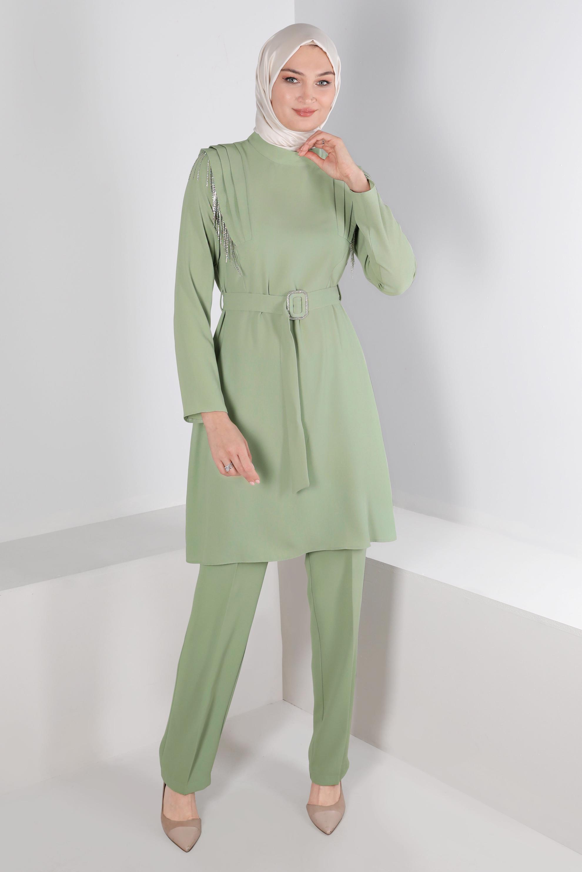 Tesettür giyim YEŞİL TAŞLI PÜSKÜL DETAYLI KUŞAKLI İKİLİ PANT. TAKIM 30288 