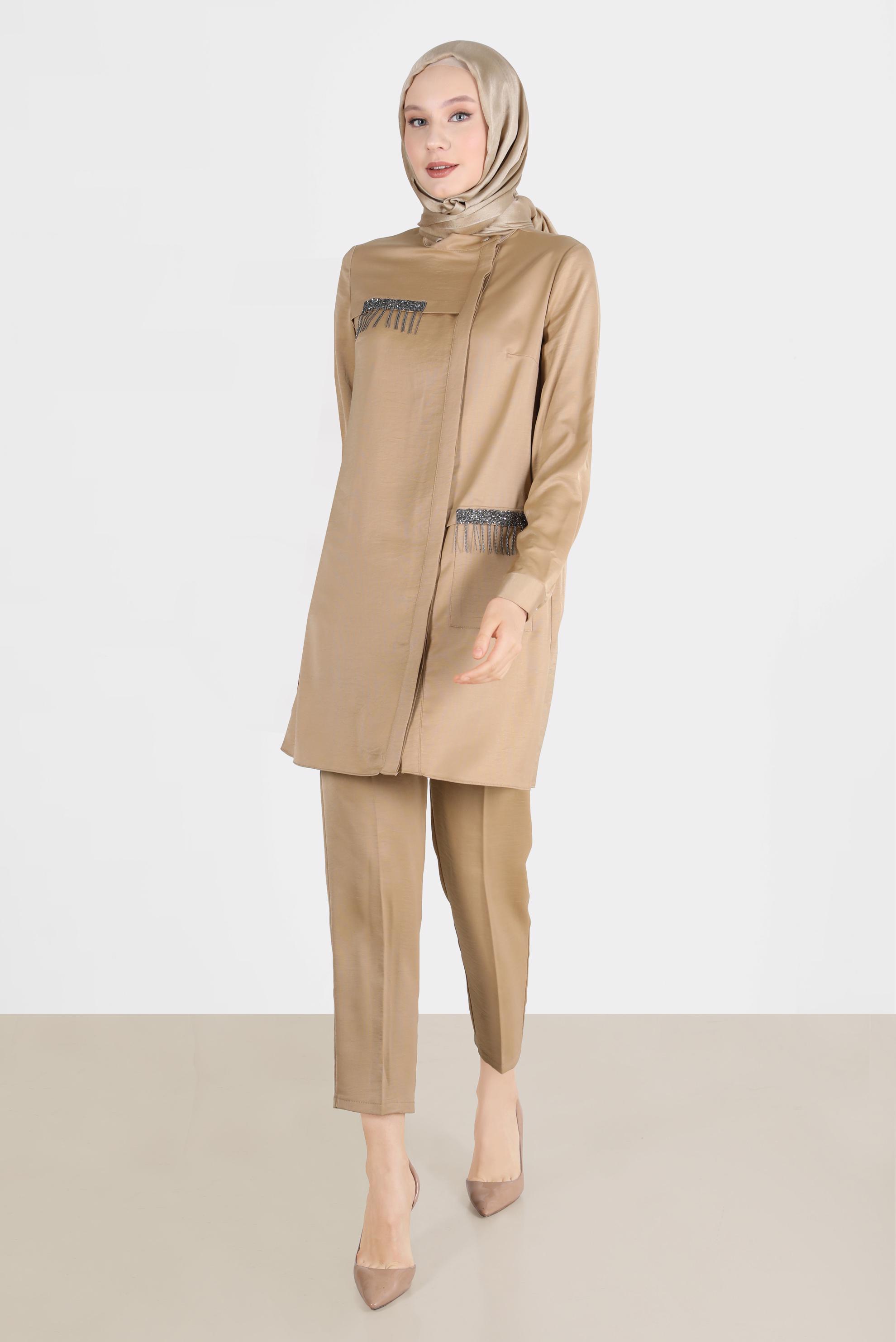 Tesettür giyim TABA TAŞ DETAYLI GİZLİ DÜĞMELİ İKİLİ PANT. TAKIM 42515	