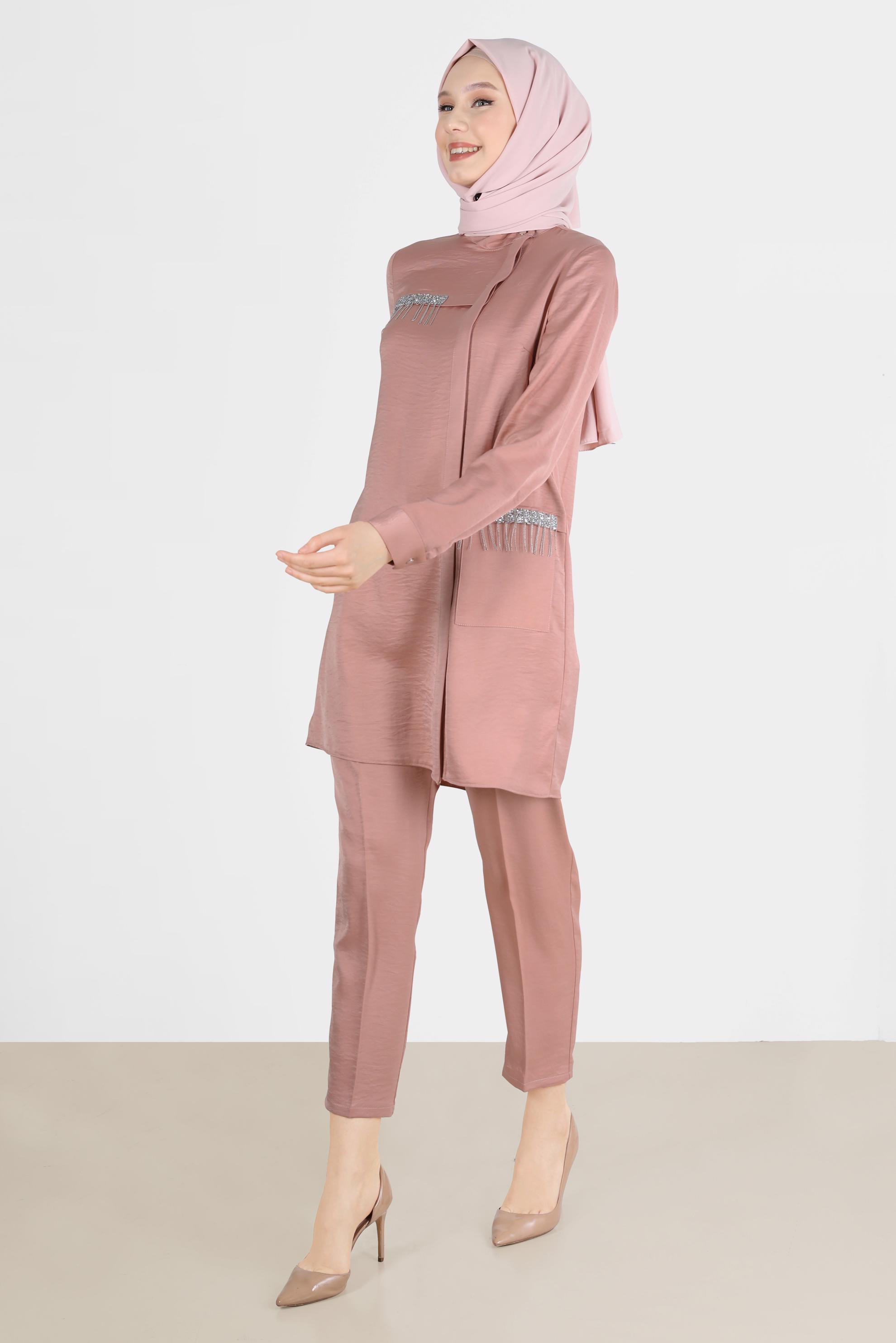 Tesettür giyim PUDRA TAŞ DETAYLI GİZLİ DÜĞMELİ İKİLİ PANT. TAKIM 42515	