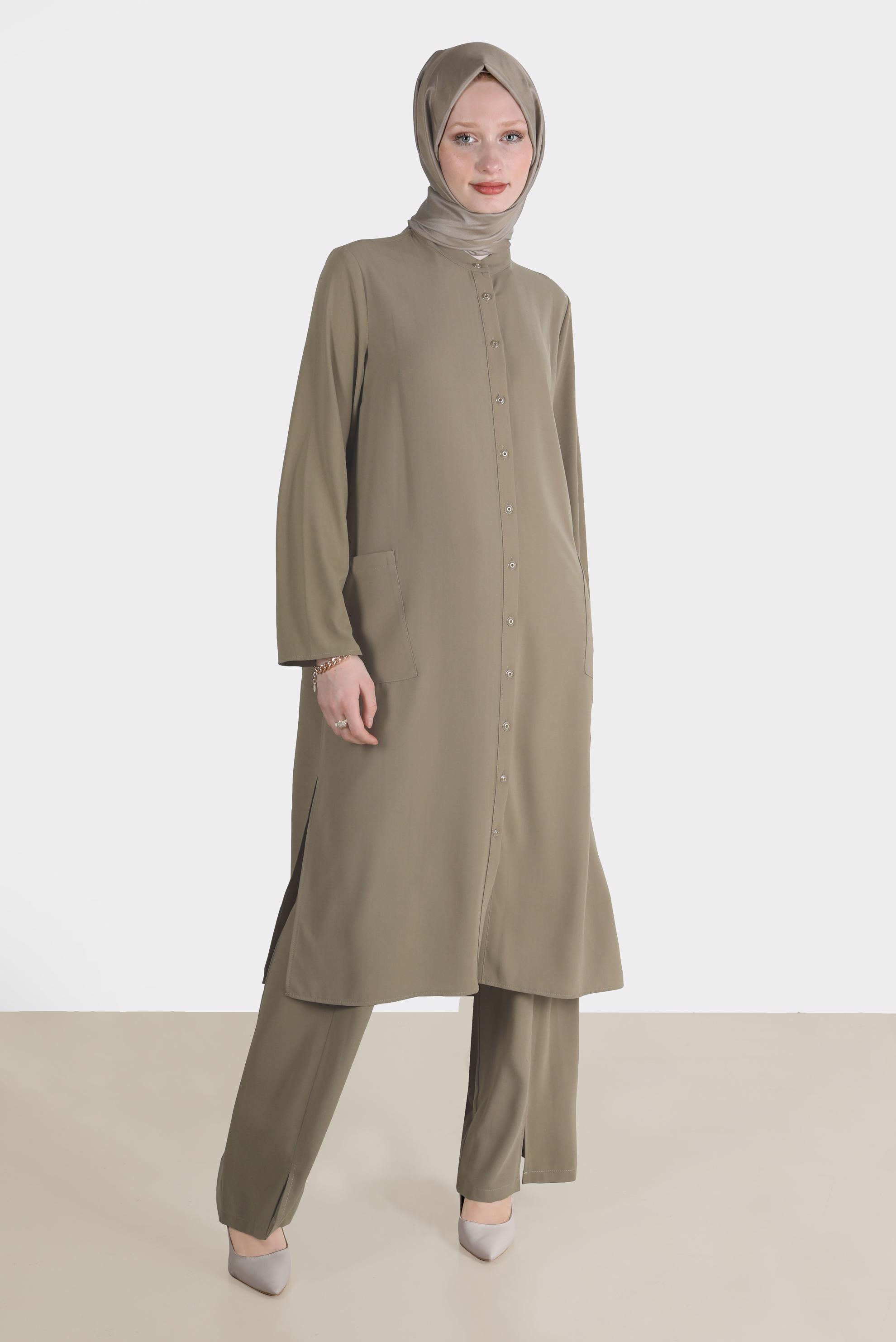 Tesettür giyim YEŞİL BOYDAN DÜĞMELİ YIRTMAÇ DETAYLI İKİLİ PANT. TAKIM 42517 