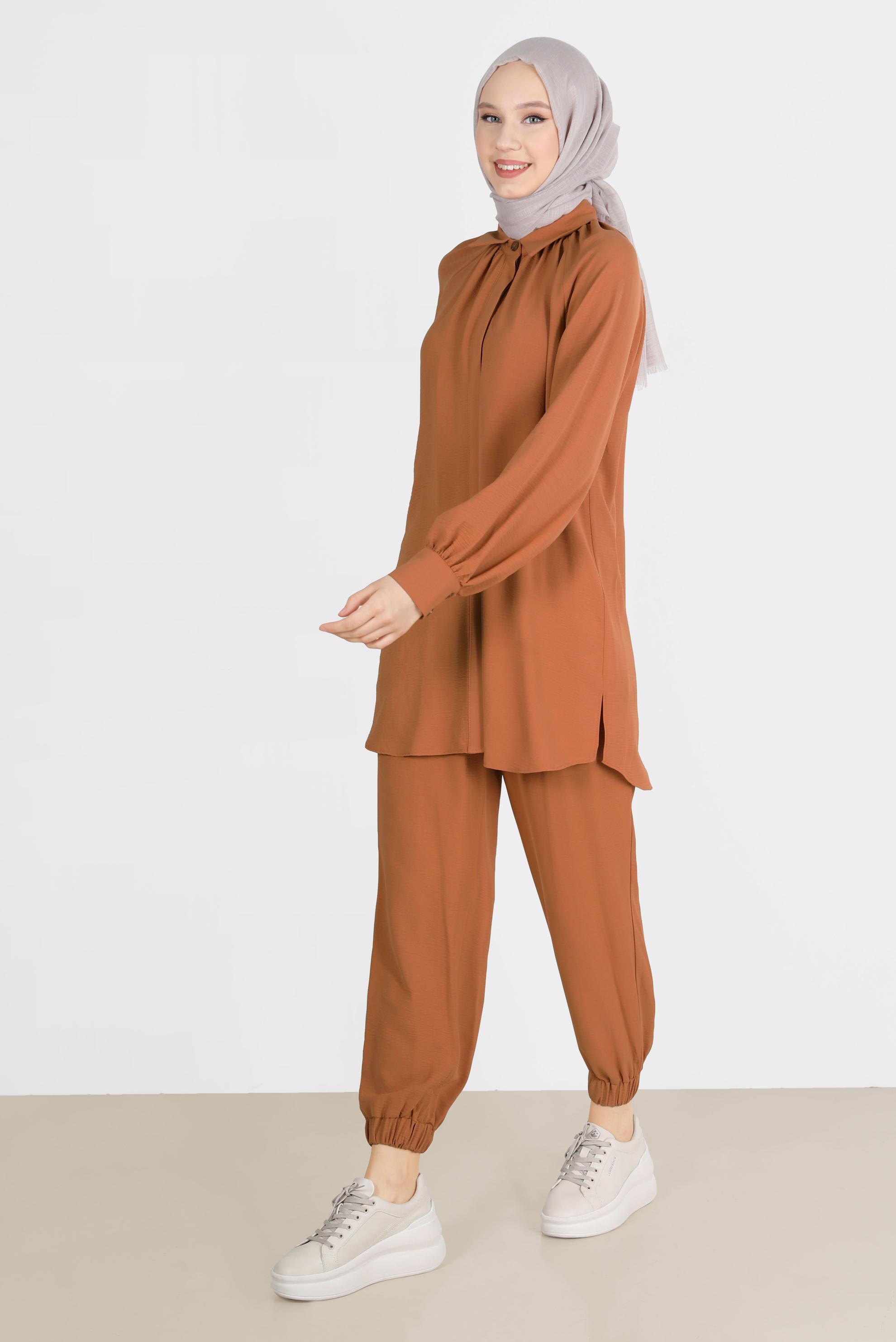 Tesettür giyim TURUNCU PAÇASI LASTİKLİ GİZLİ DÜĞMELİ İKİLİ PANT. TAKIM 42518 