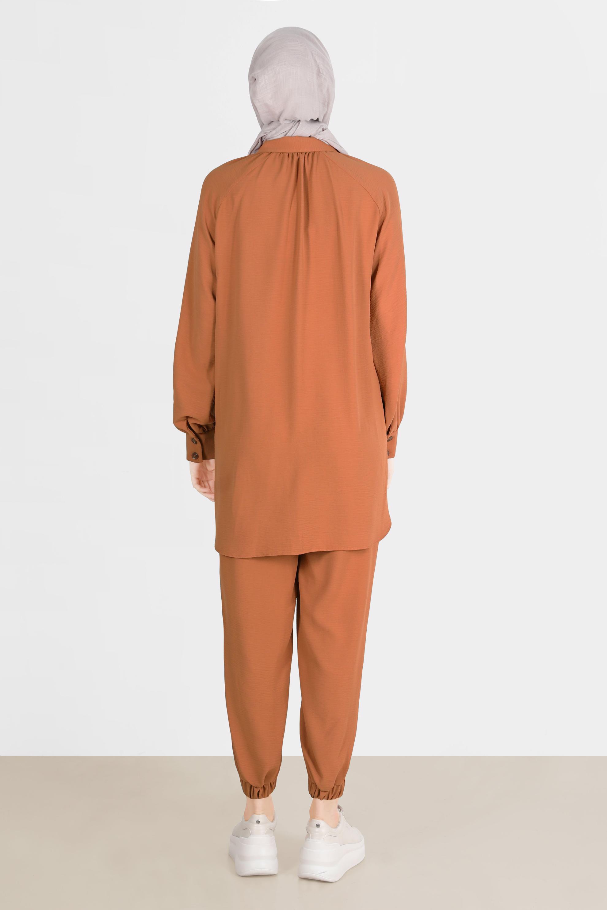 Tesettür giyim TURUNCU PAÇASI LASTİKLİ GİZLİ DÜĞMELİ İKİLİ PANT. TAKIM 42518 