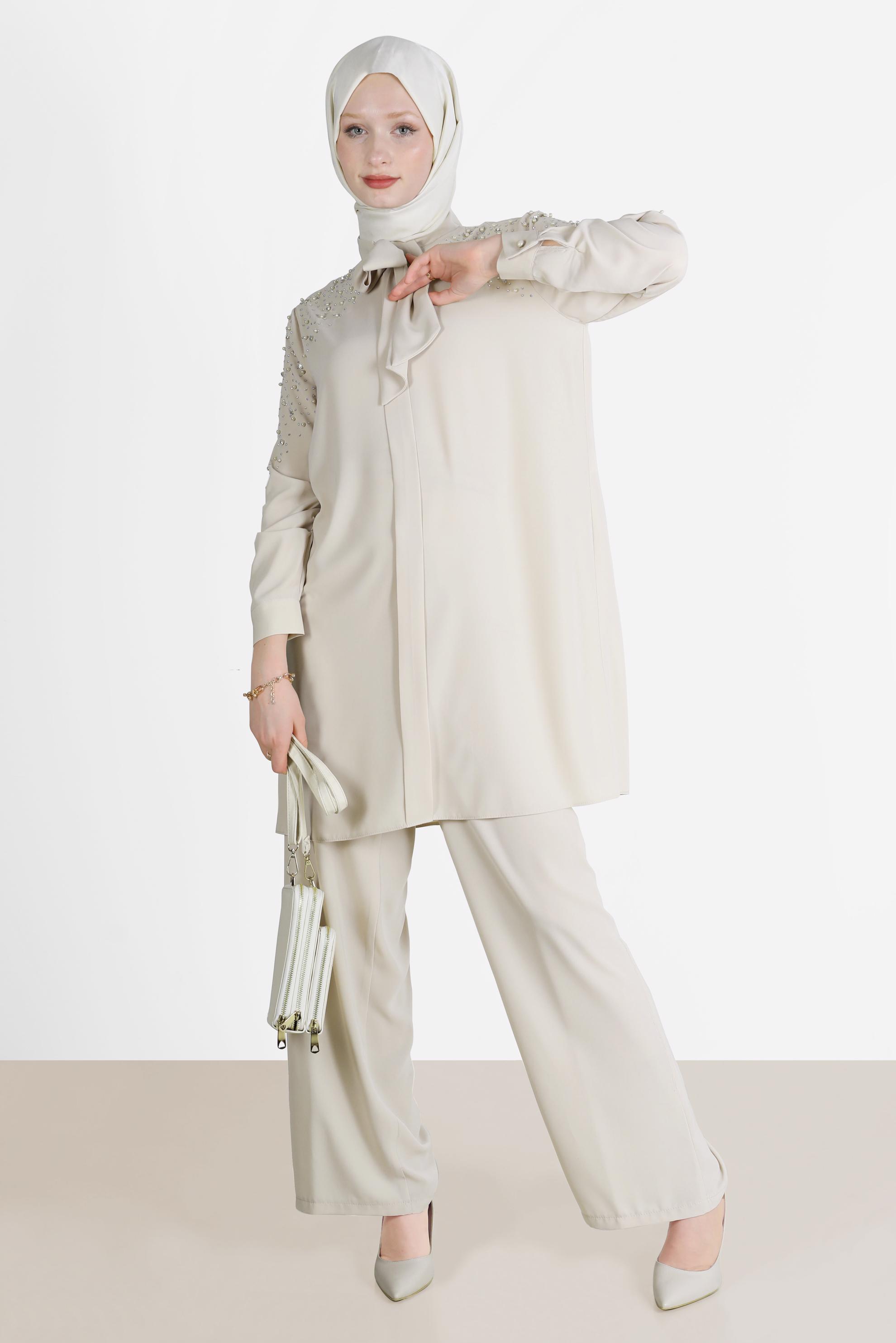 Tesettür giyim BEJ TAŞLI YAKASI BAĞLAMALI İKİLİ PANT.TAKIMI 42547