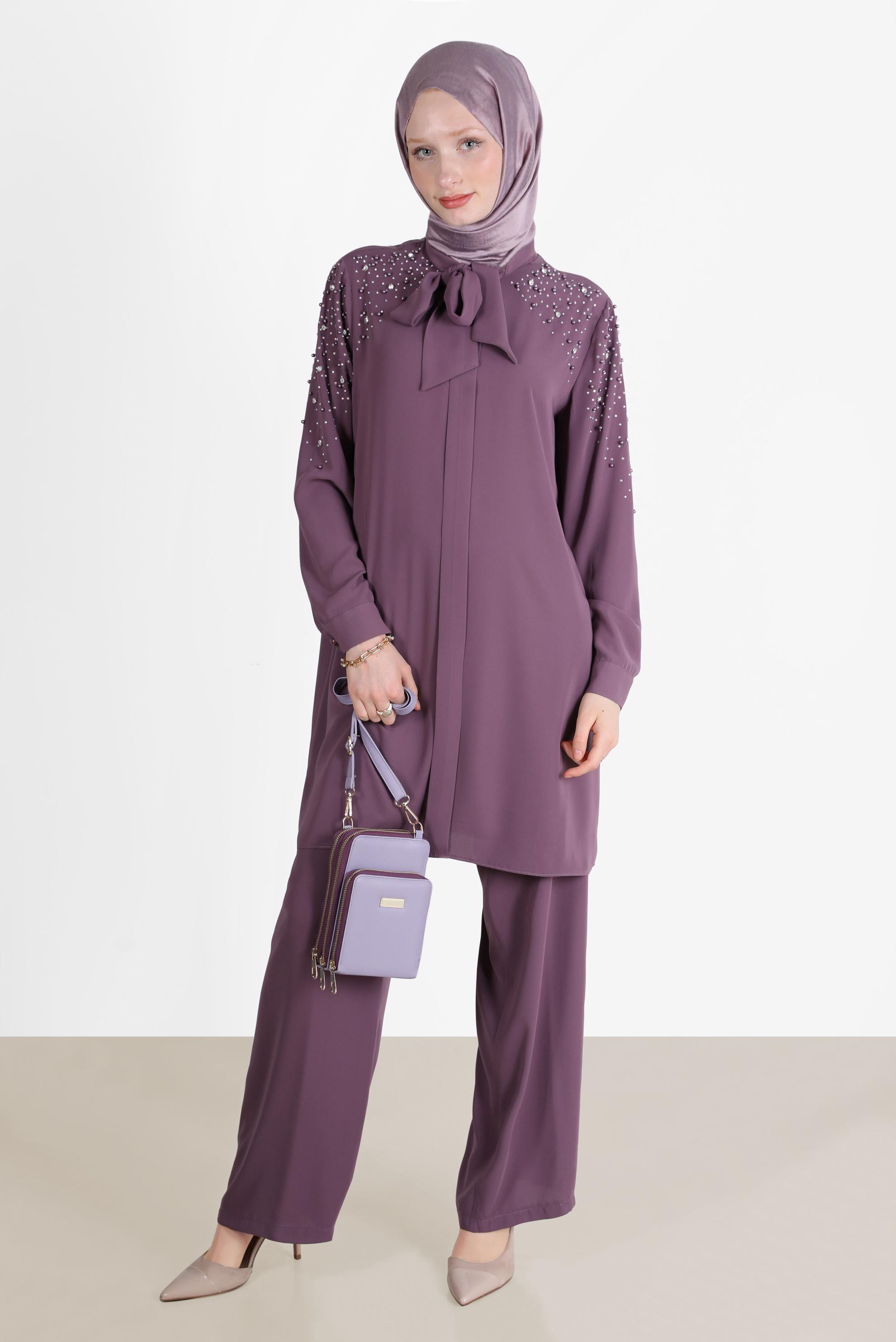 Tesettür giyim MOR TAŞLI YAKASI BAĞLAMALI İKİLİ PANT.TAKIMI 42547