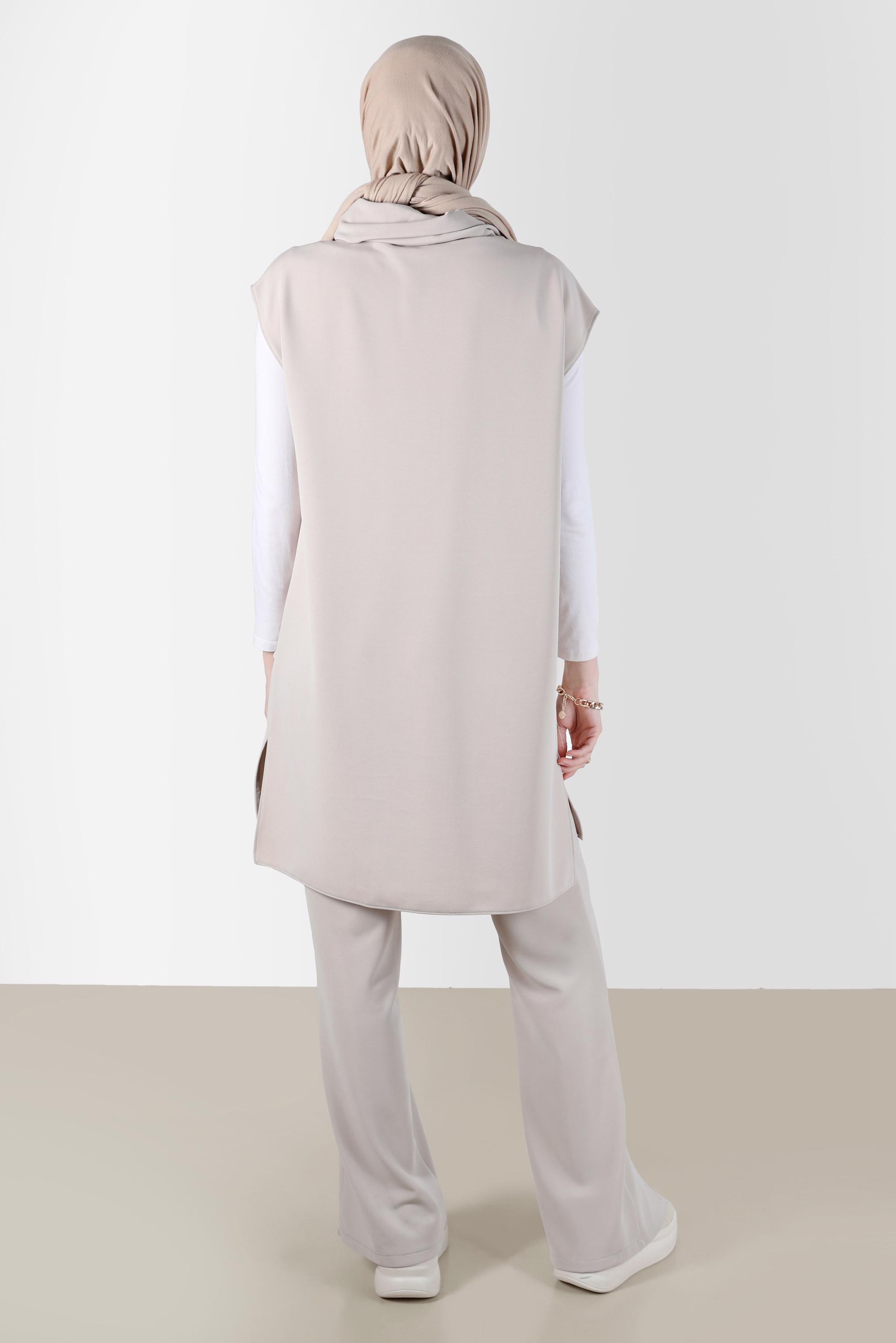 Tesettür giyim BEJ DÖKÜMLÜ YAKA YIRTMAÇ DETAYLI İKİLİ PANT. TAKIM 42706	