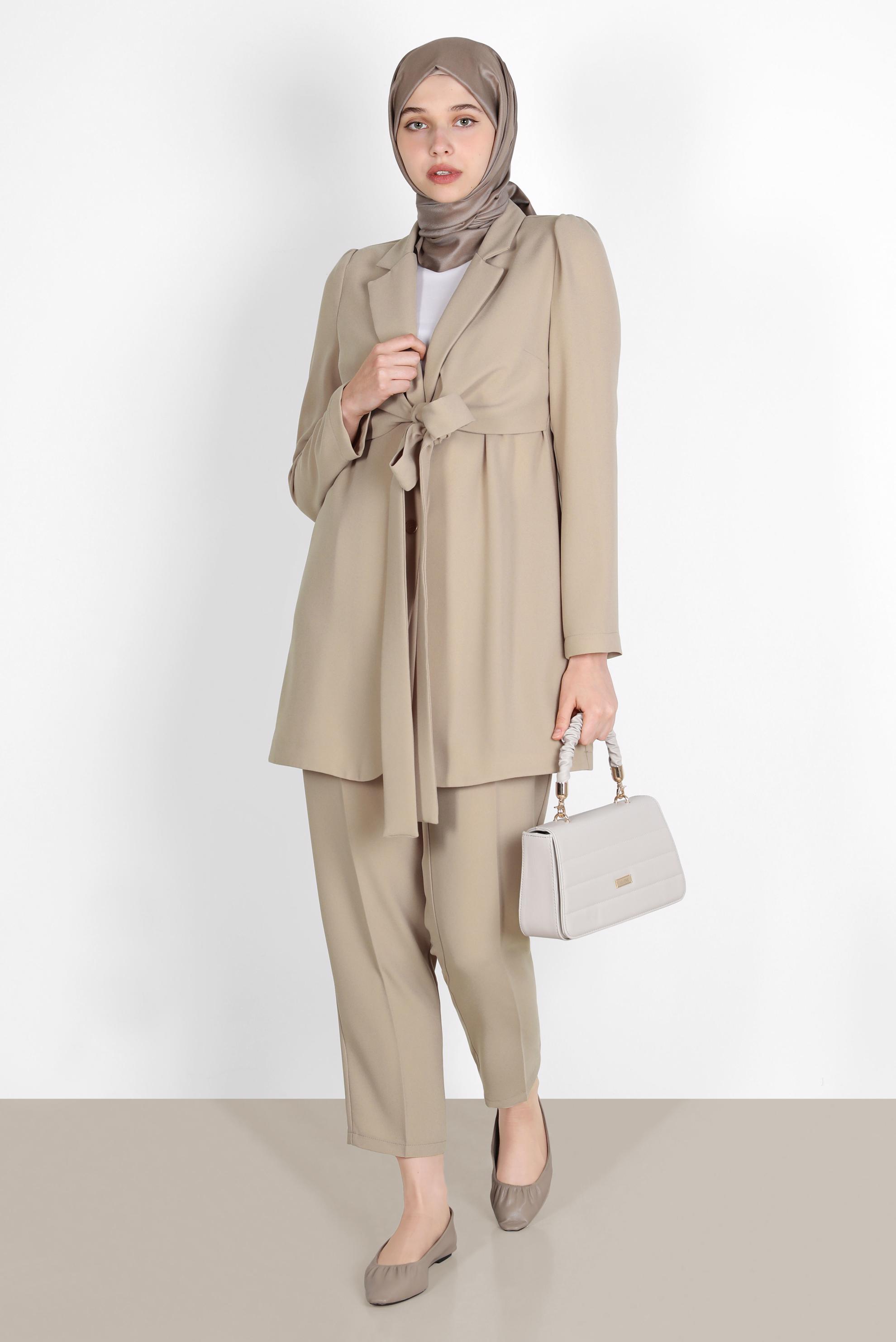 Tesettür giyim BEJ BAĞLAMA DETAYLI İKİLİ KLASİK PANT. TAKIM 42770 