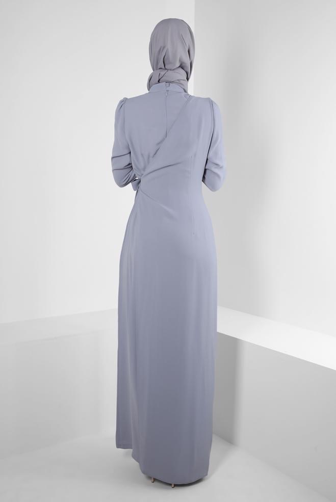 Tesettür giyim GRİ BAĞLAMA DETAYLI KREP TULUM 42885 - ALVİNA