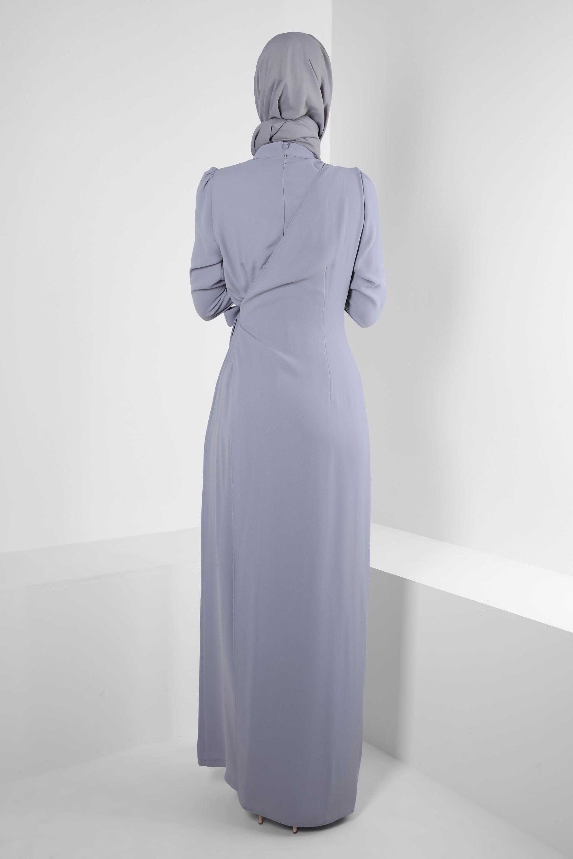 Tesettür giyim GRİ BAĞLAMA DETAYLI KREP TULUM 42885