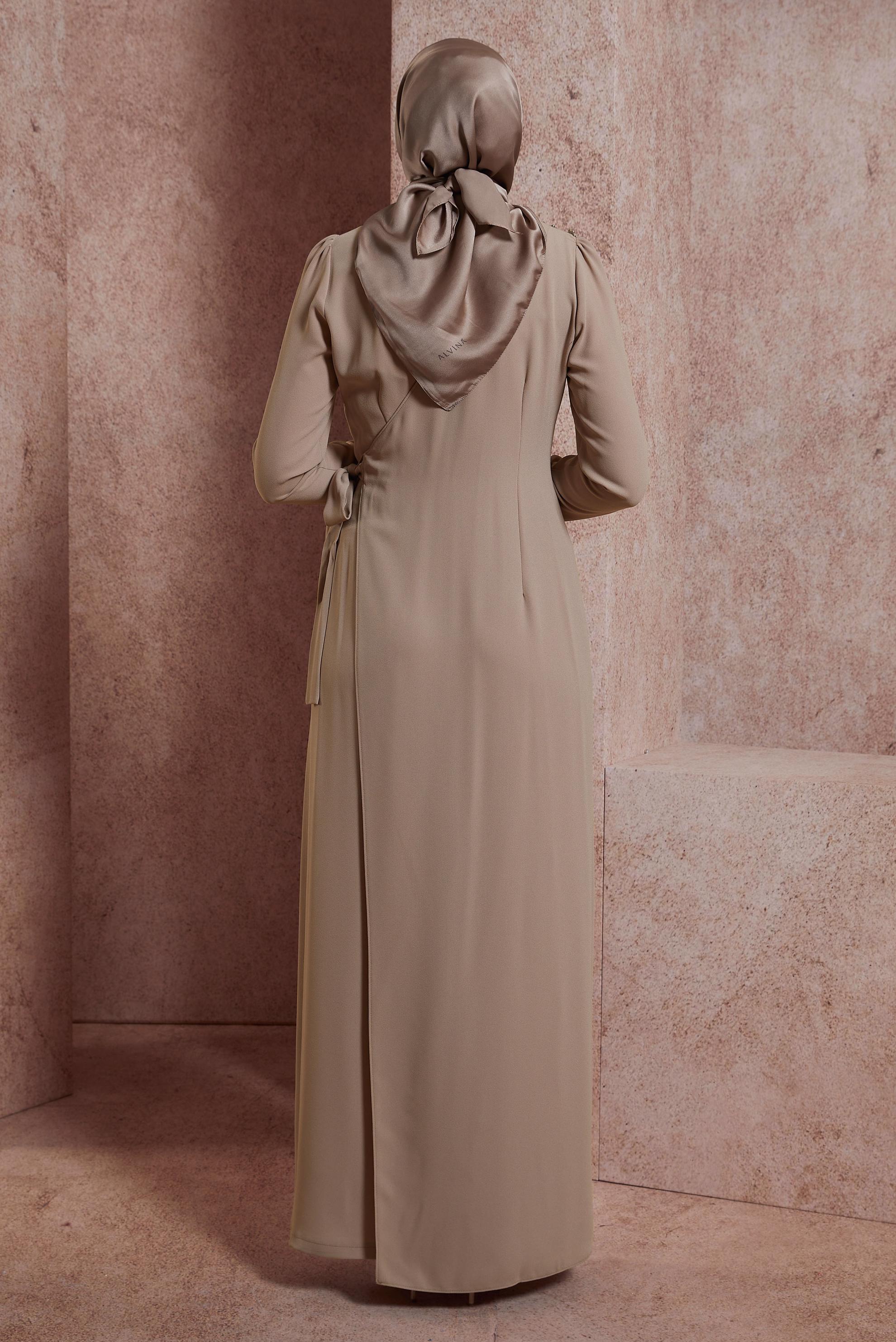 Vêtements hijab BEIGE SALOPETTE AVEC GEMME BRODÉE 42885