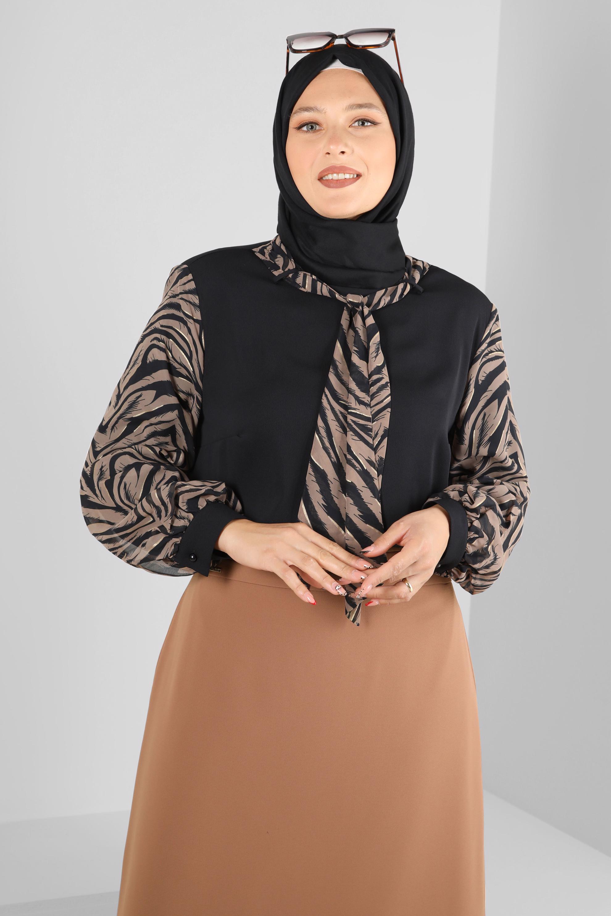 Tesettür giyim BEJ DESENLİ FULAR YAKA AEROBİN TUNİK 20256