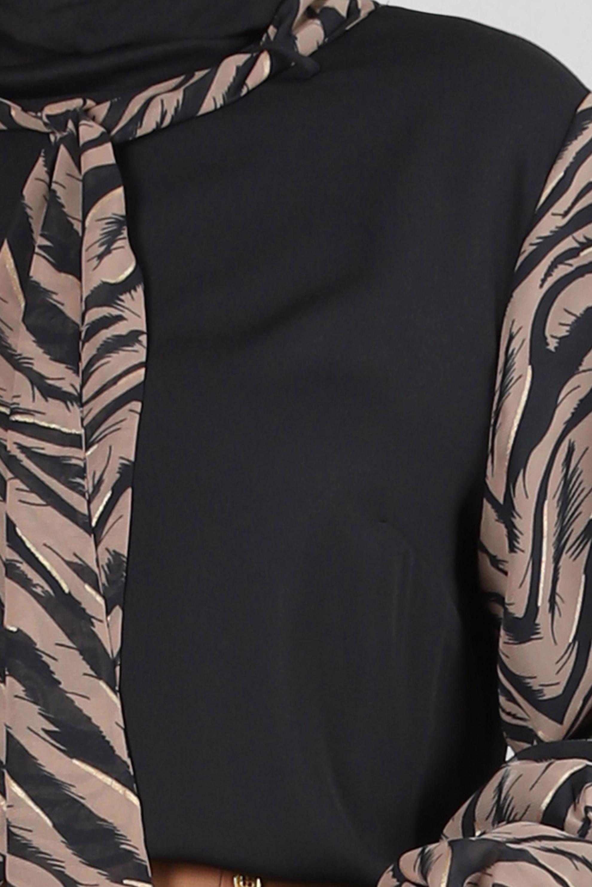 Tesettür giyim BEJ DESENLİ FULAR YAKA AEROBİN TUNİK 20256