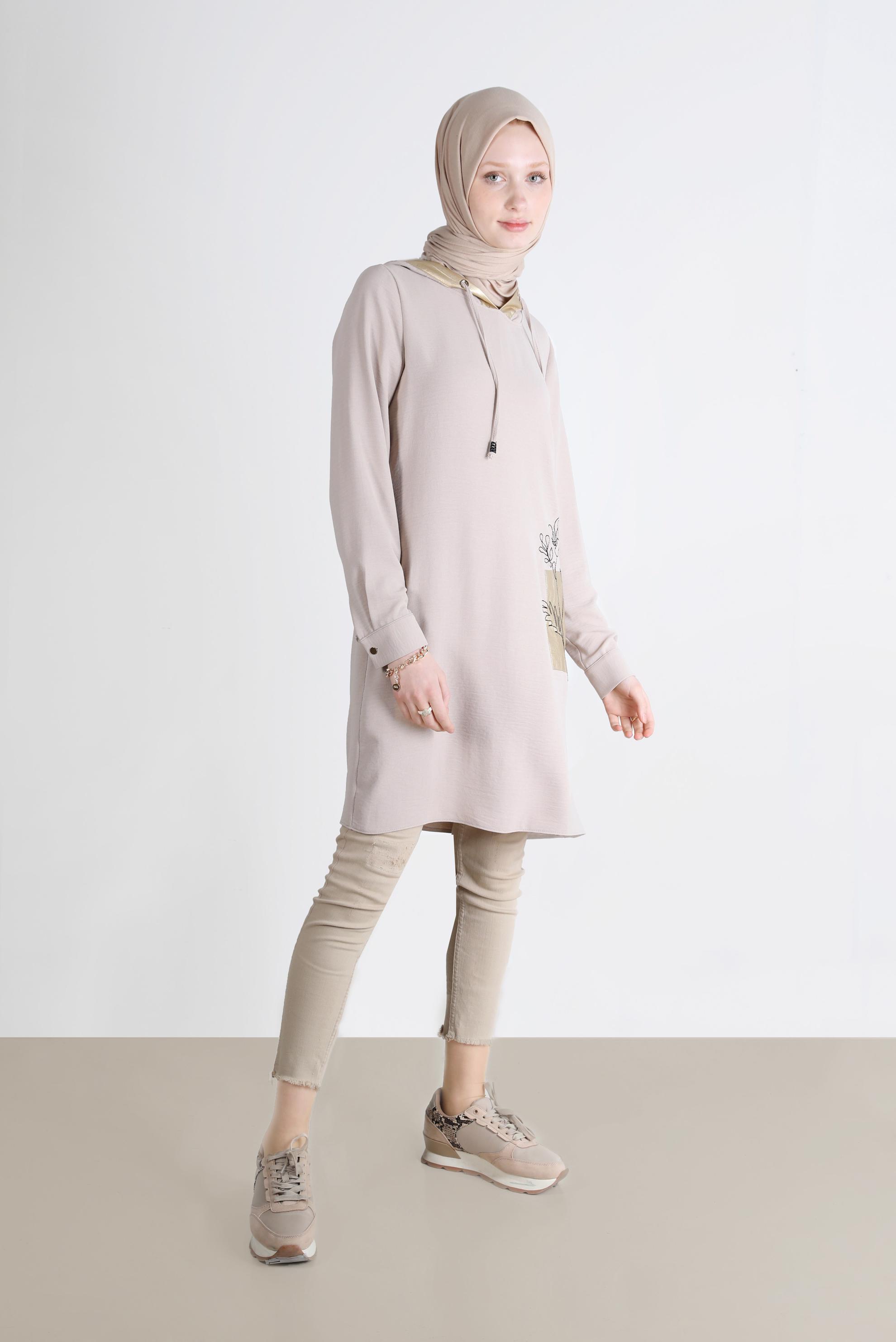 Tesettür giyim BEJ NAKIŞLI KAPÜŞONLU TUNİK 41743