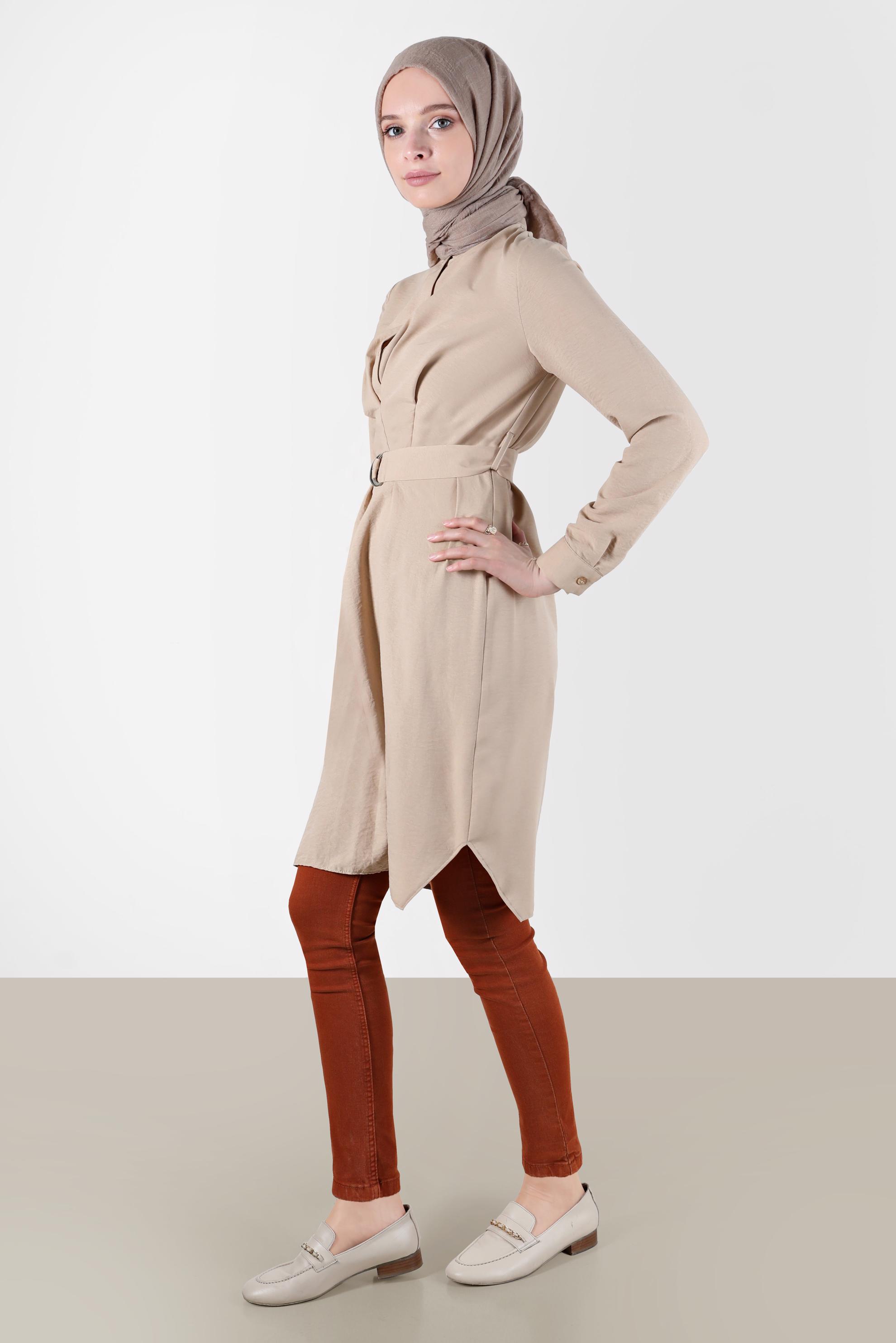Tesettür giyim BEJ KUŞAKLI DÜĞMELİ TUNİK 41752 