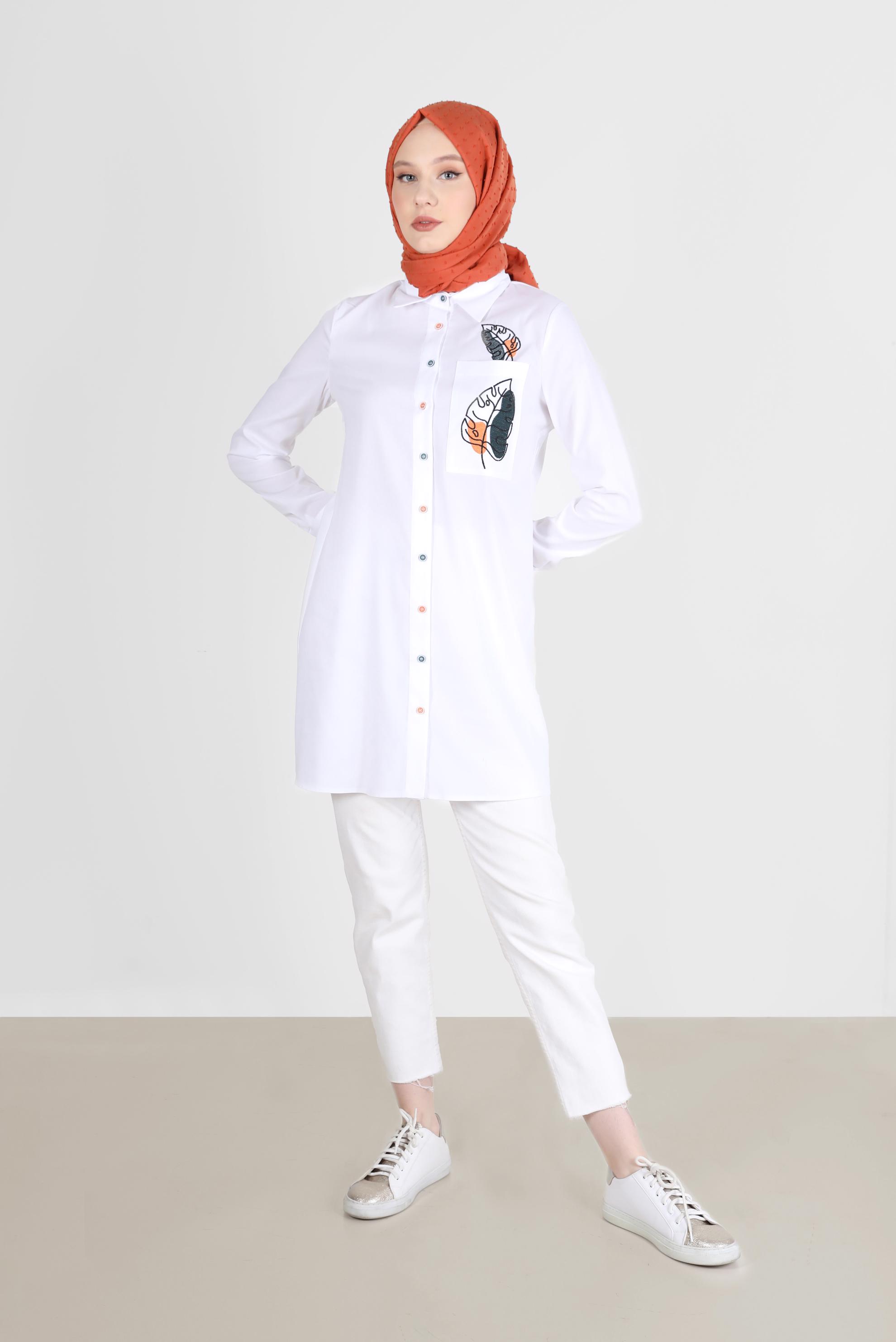 Tesettür giyim BEYAZ NAKIŞ DETAYLI DÜĞMELİ TUNİK 41754-1 